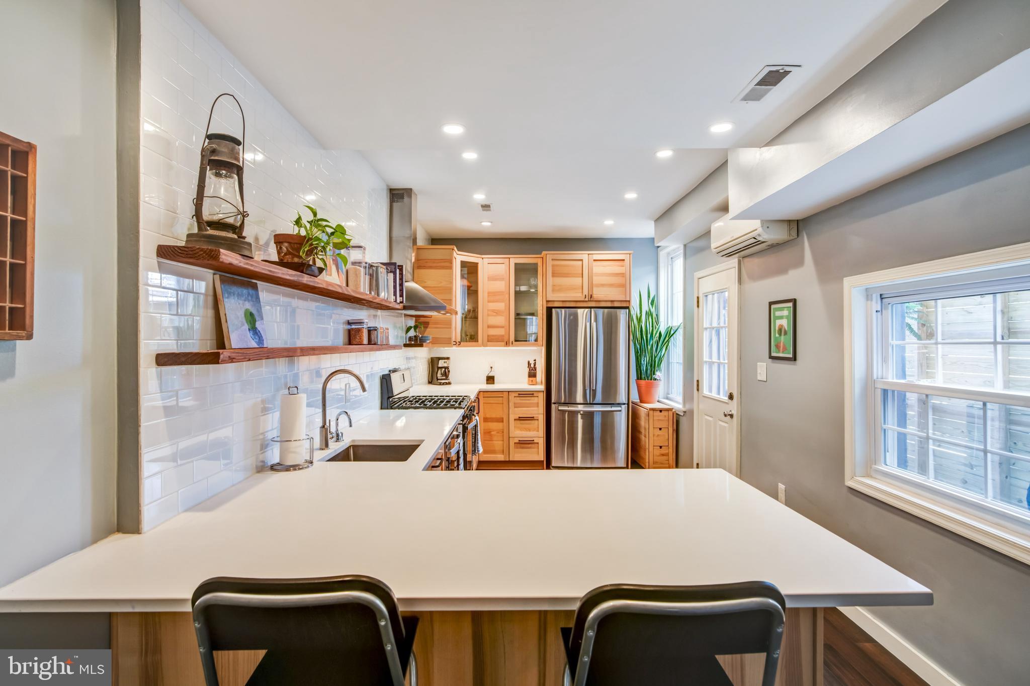 1450 E COLUMBIA AVENUE