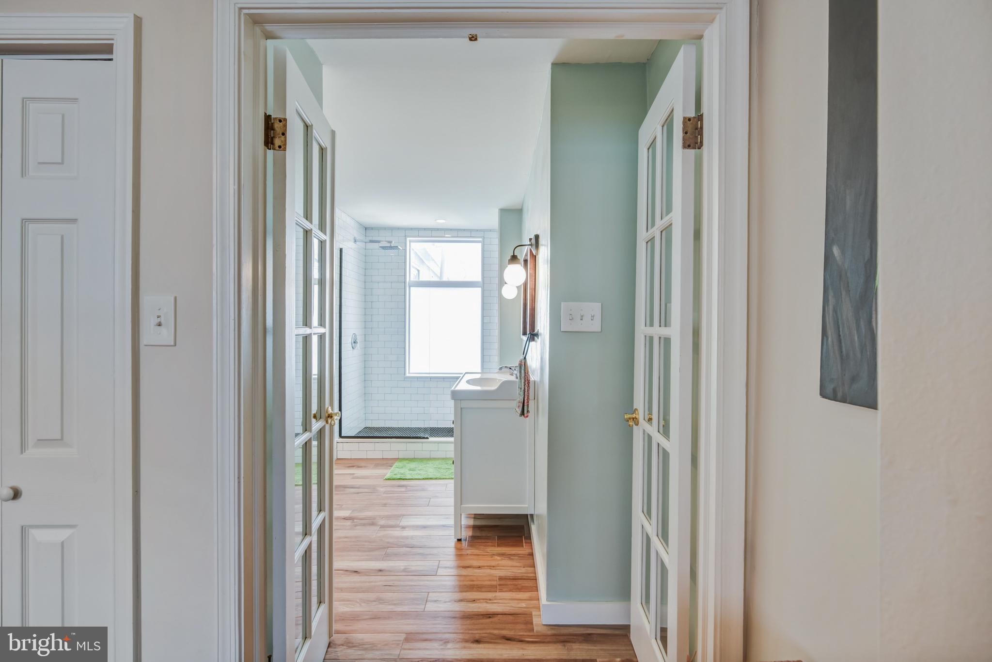 1450 E COLUMBIA AVENUE