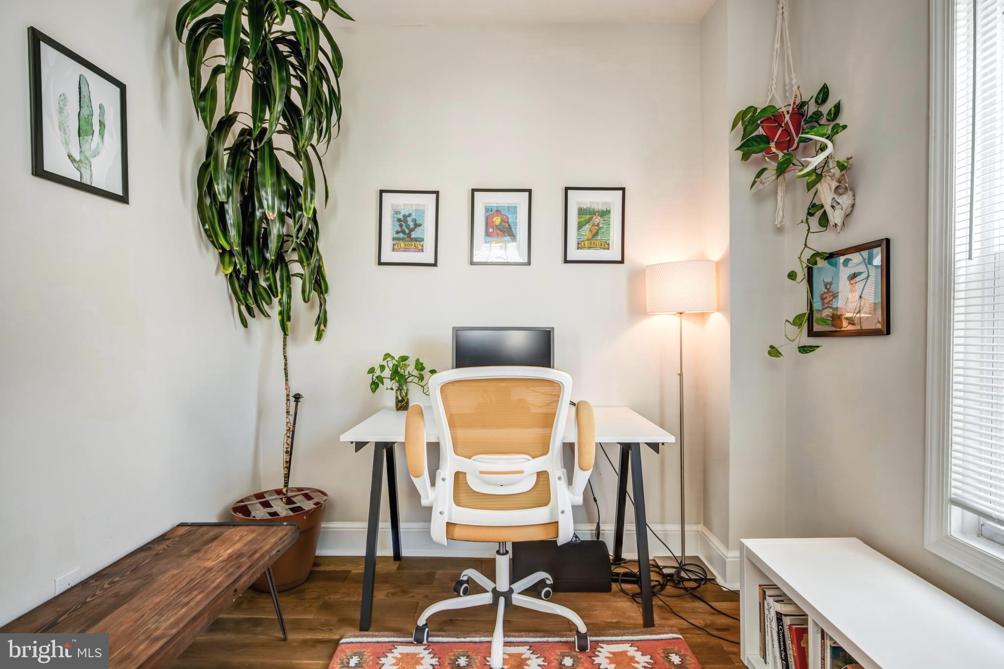 1450 E COLUMBIA AVENUE