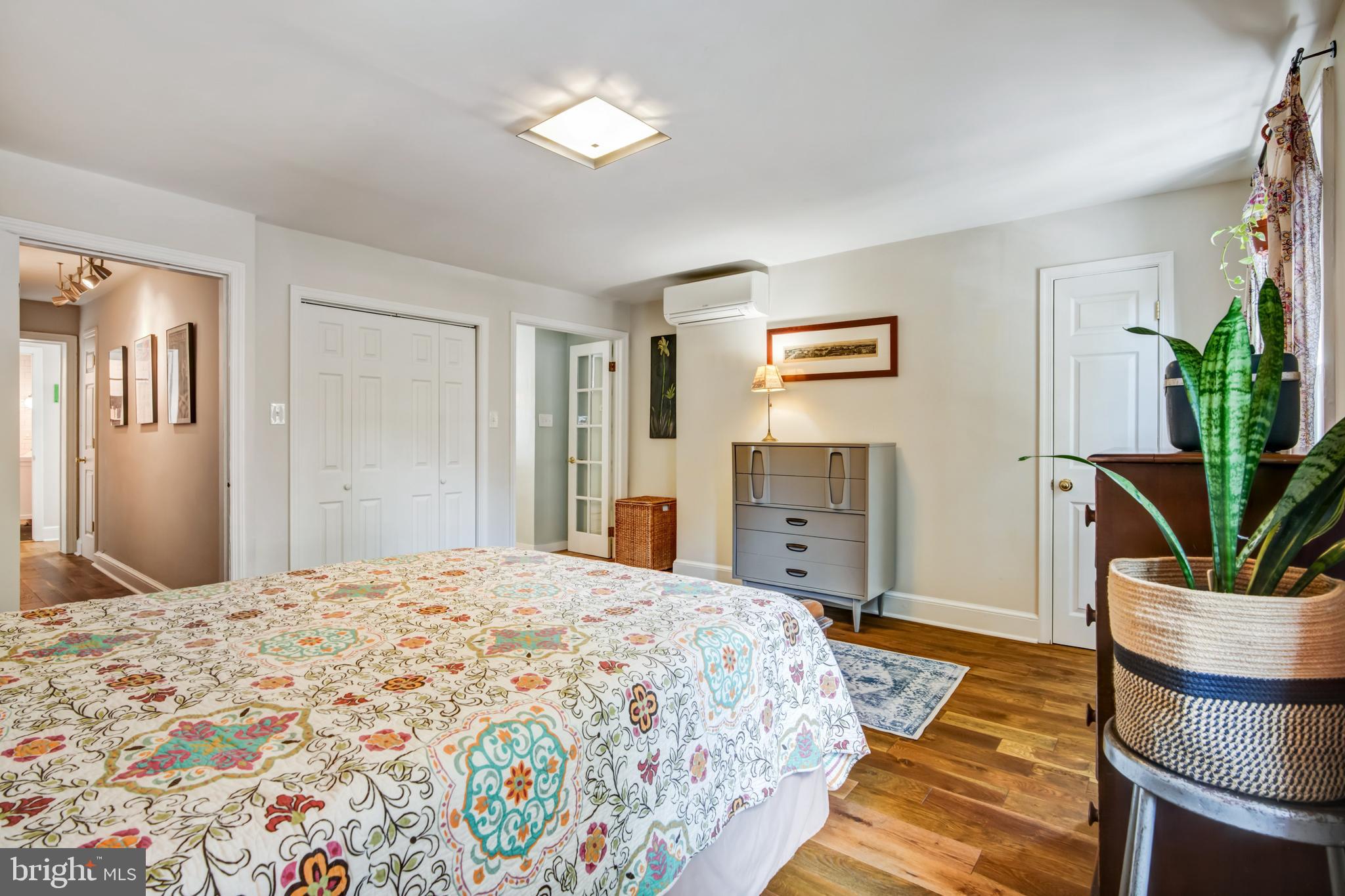 1450 E COLUMBIA AVENUE