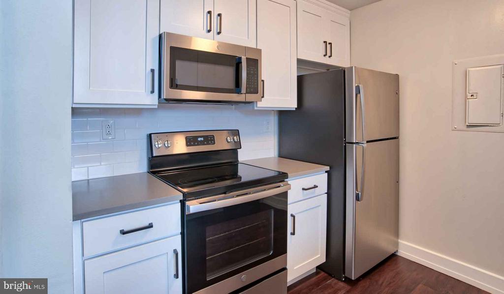 3131 WALNUT STREET 1B-639