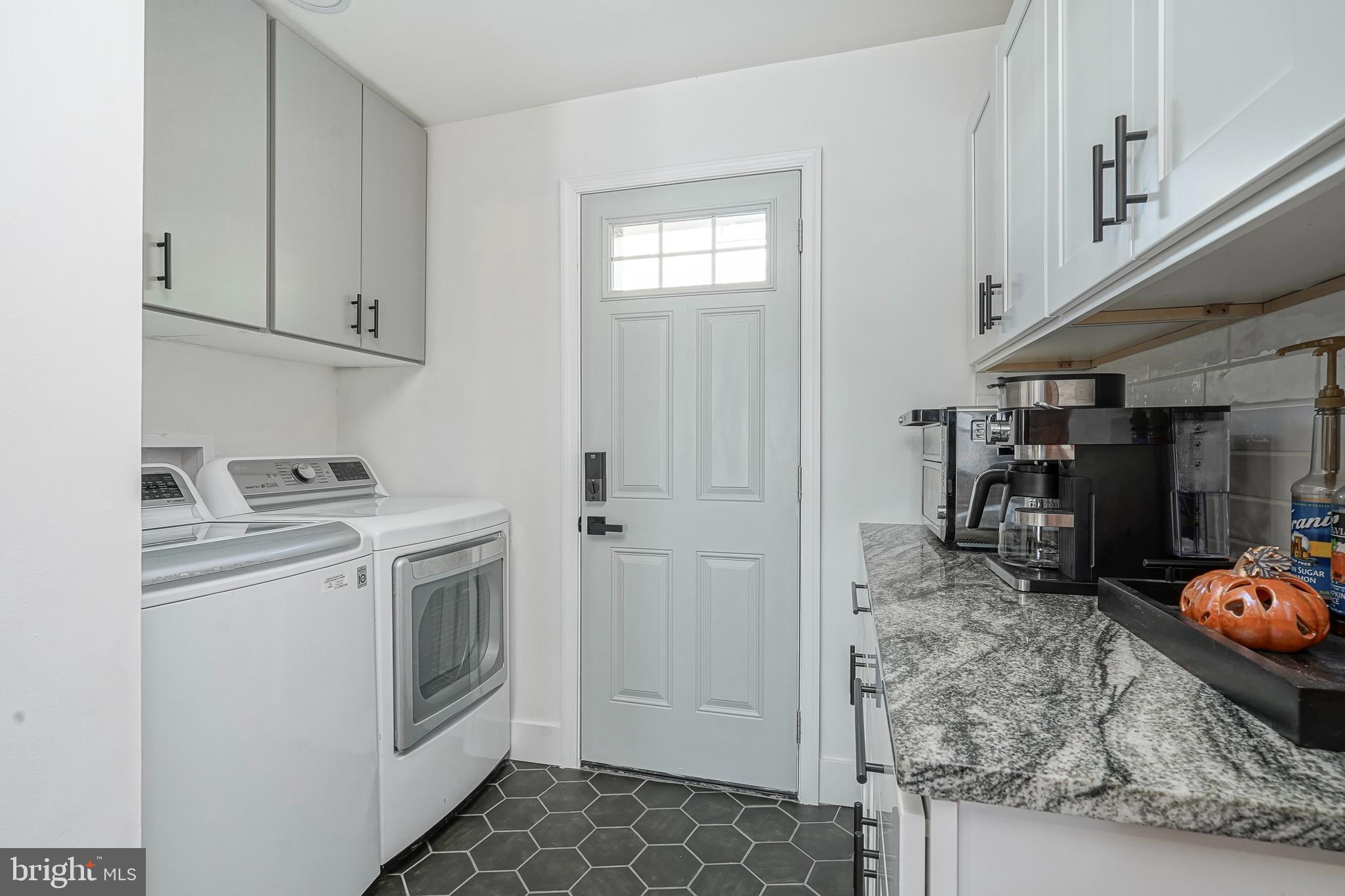 2527 W SEYBERT STREET