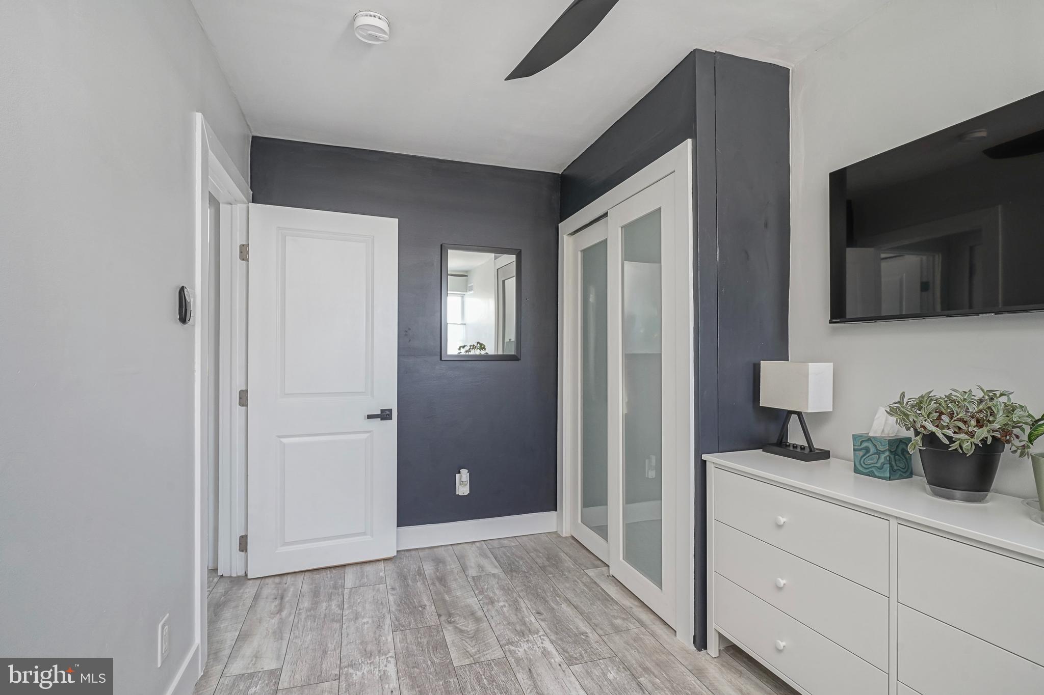 2527 W SEYBERT STREET