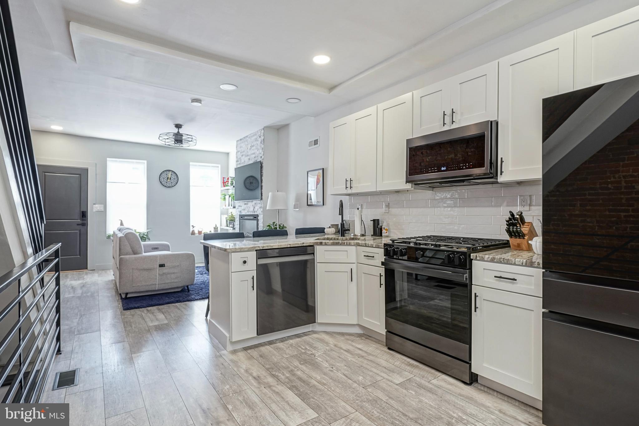 2527 W SEYBERT STREET