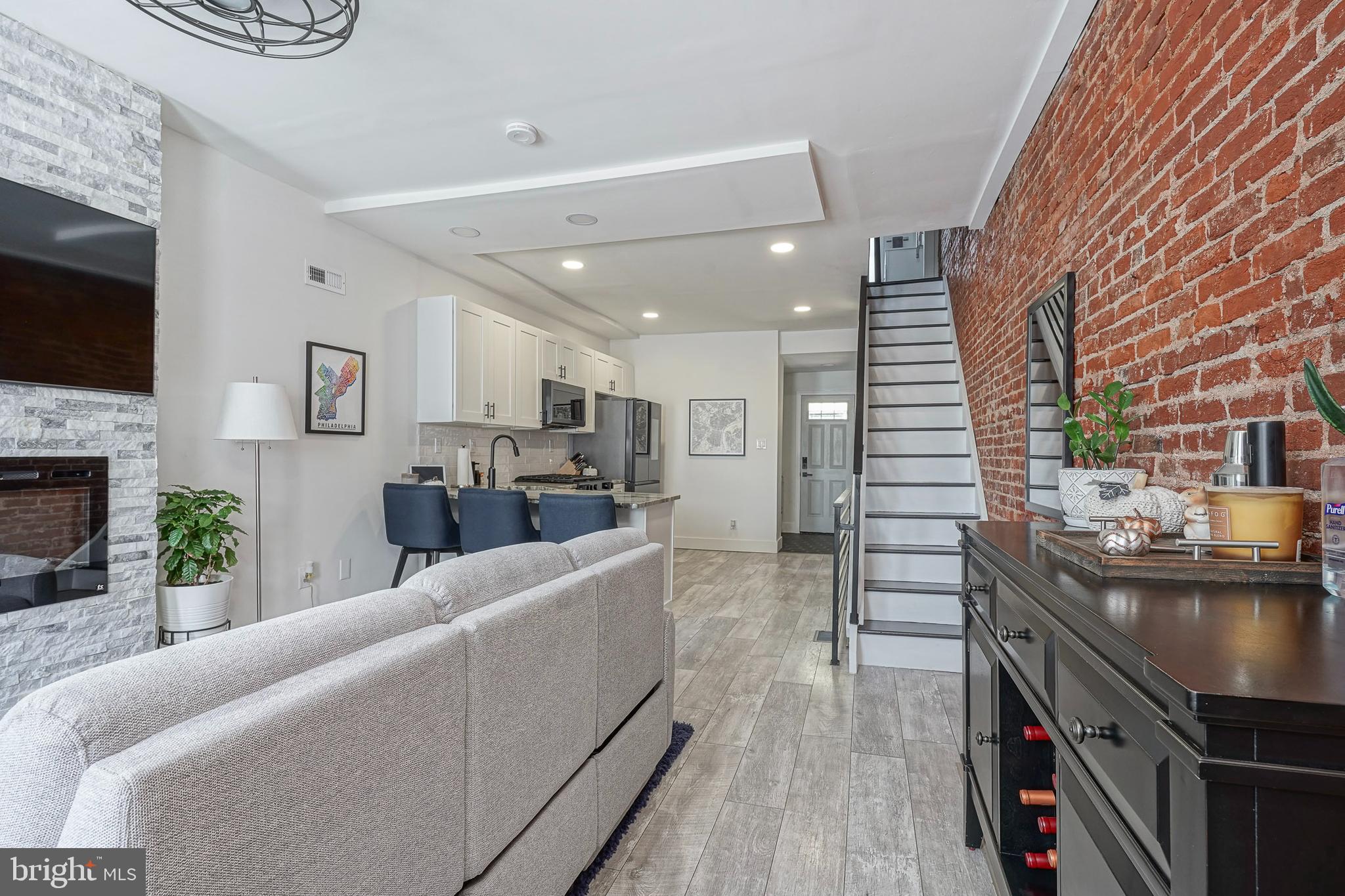 2527 W SEYBERT STREET