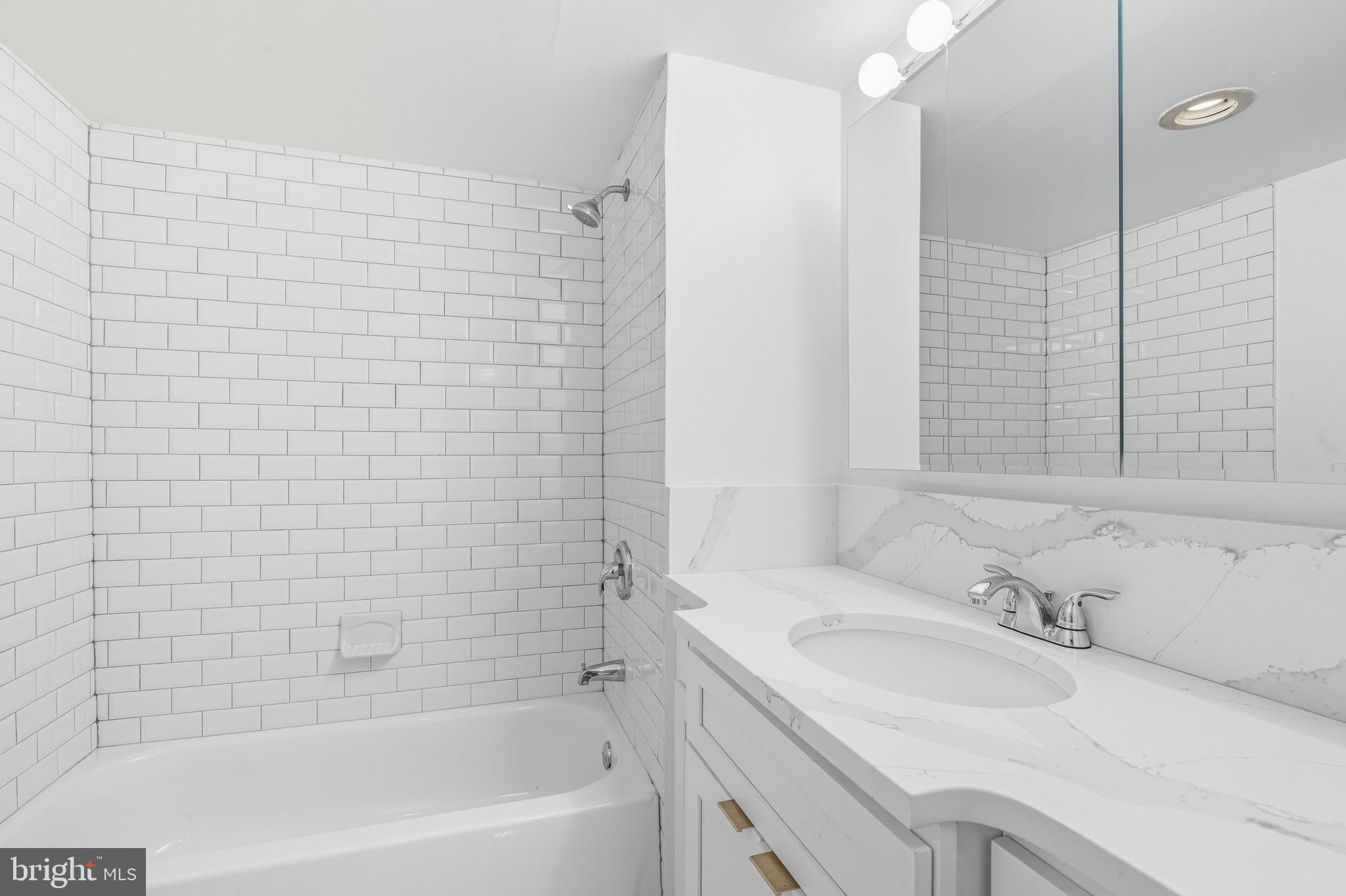 1326 SPRUCE STREET 42 805