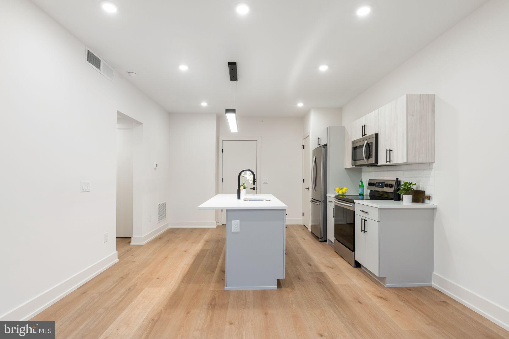 1331 S JUNIPER STREET 1B-401