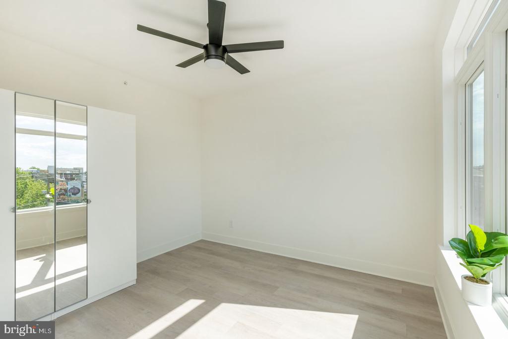 833 WHARTON STREET 2B-405