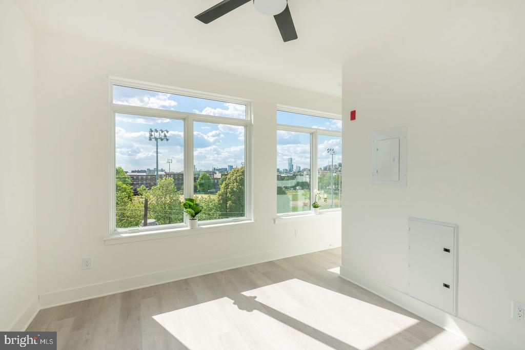 833 WHARTON STREET 2B-405