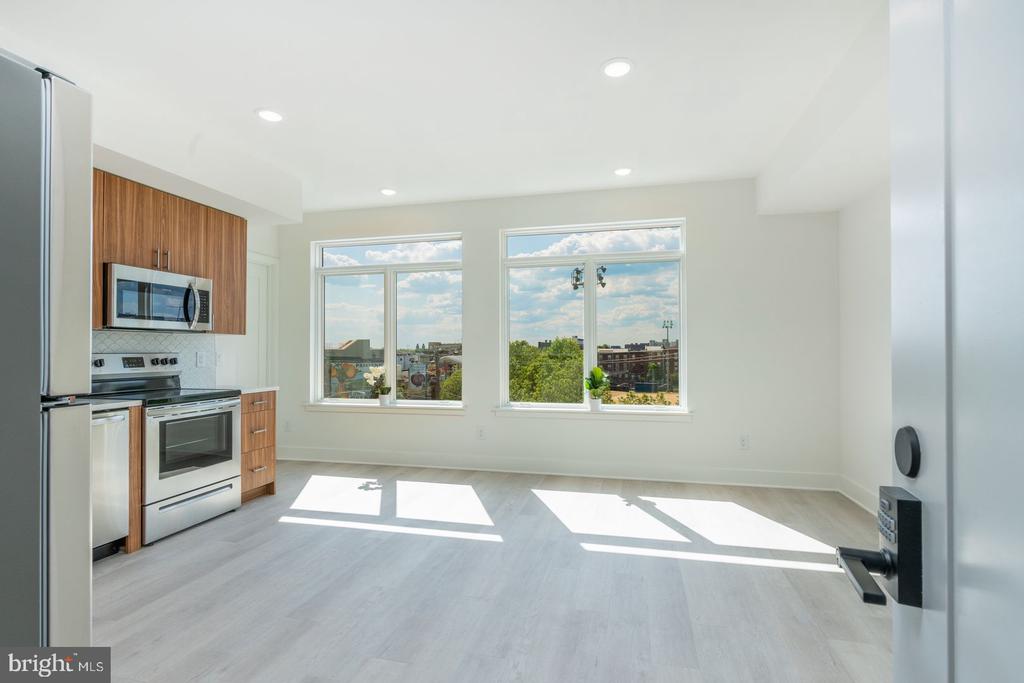 833 WHARTON STREET 2B-405