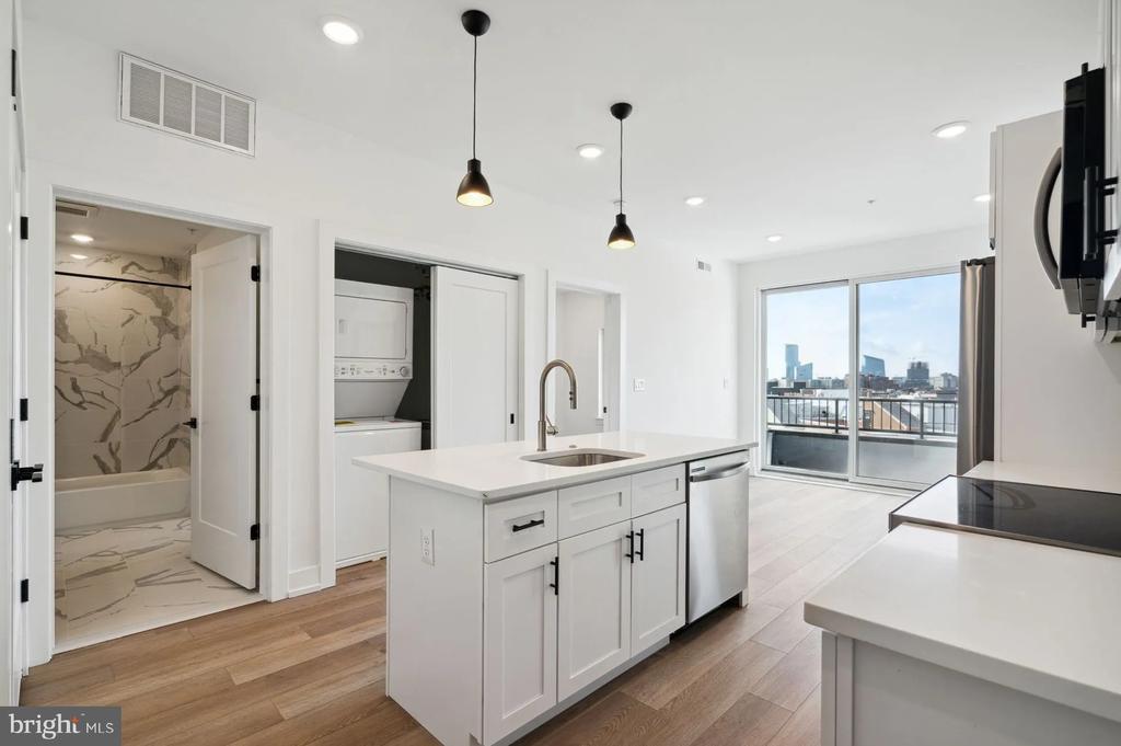 901 LELAND 1B-210