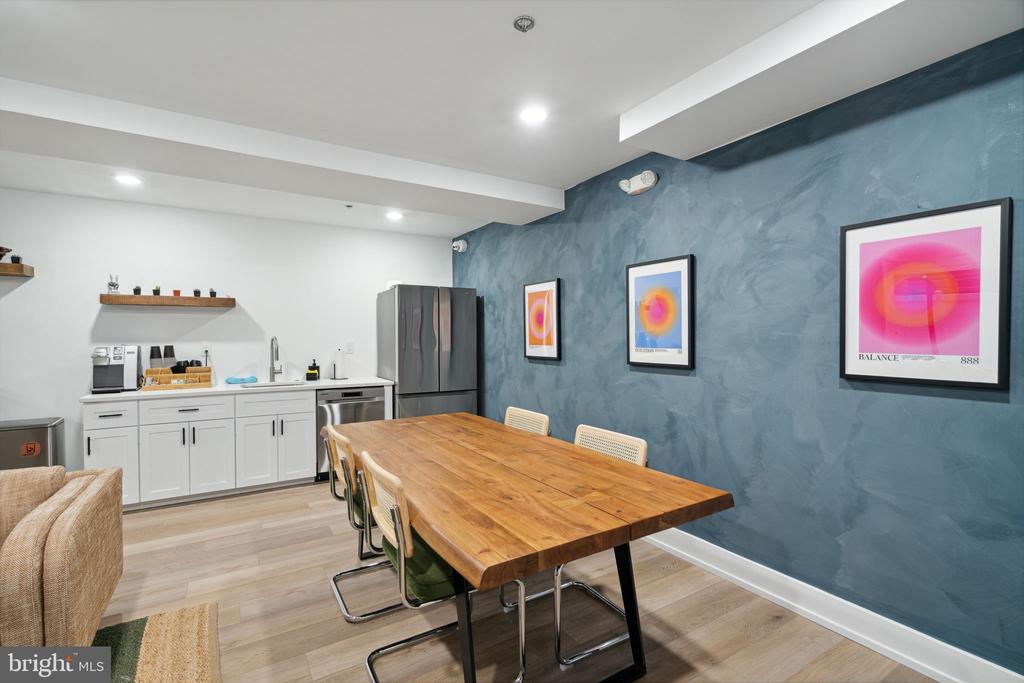 901 LELAND 1B-210
