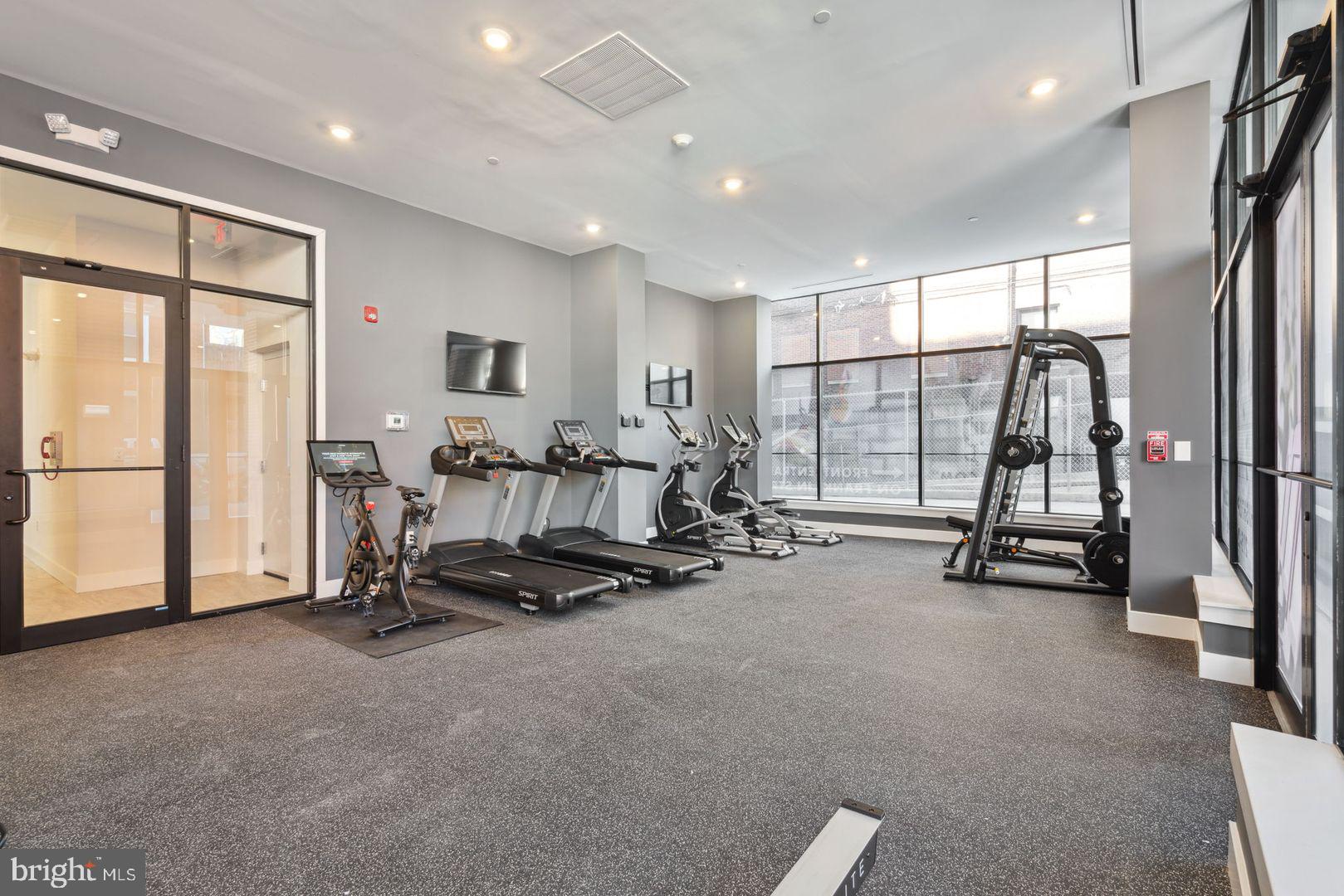 720 W THOMPSON STREET 1B-606