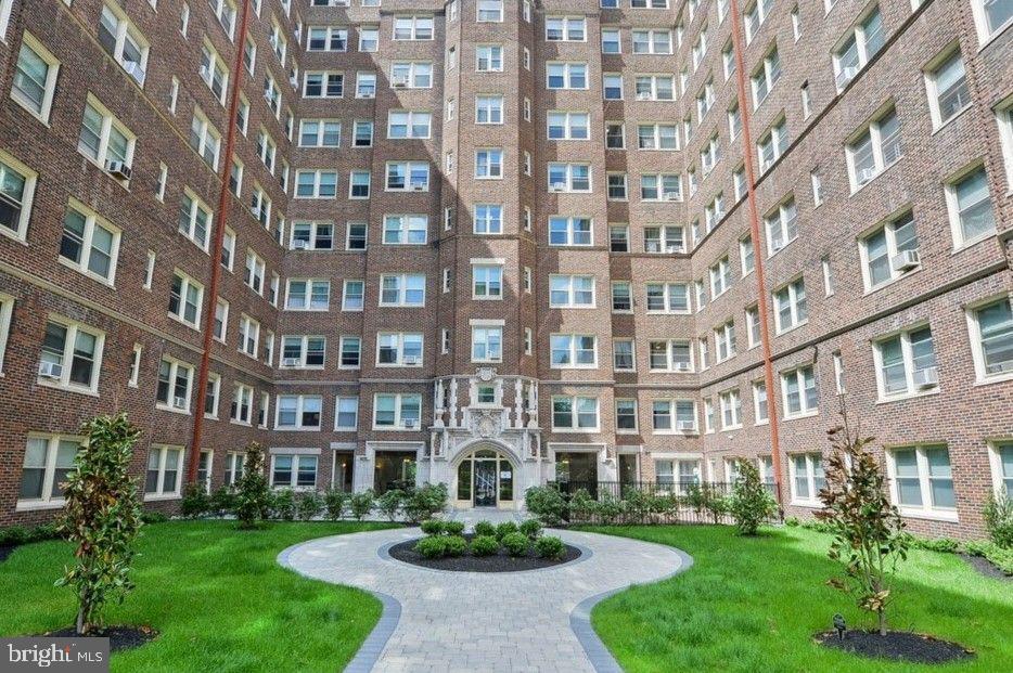 4247 LOCUST STREET 1B-114
