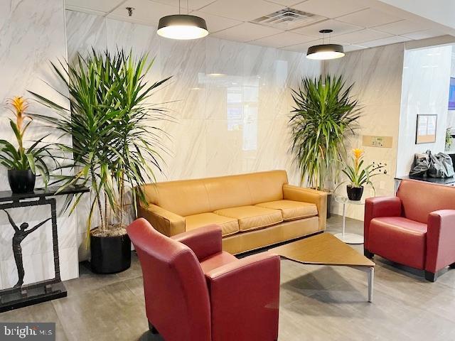 2101 CHESTNUT STREET 517