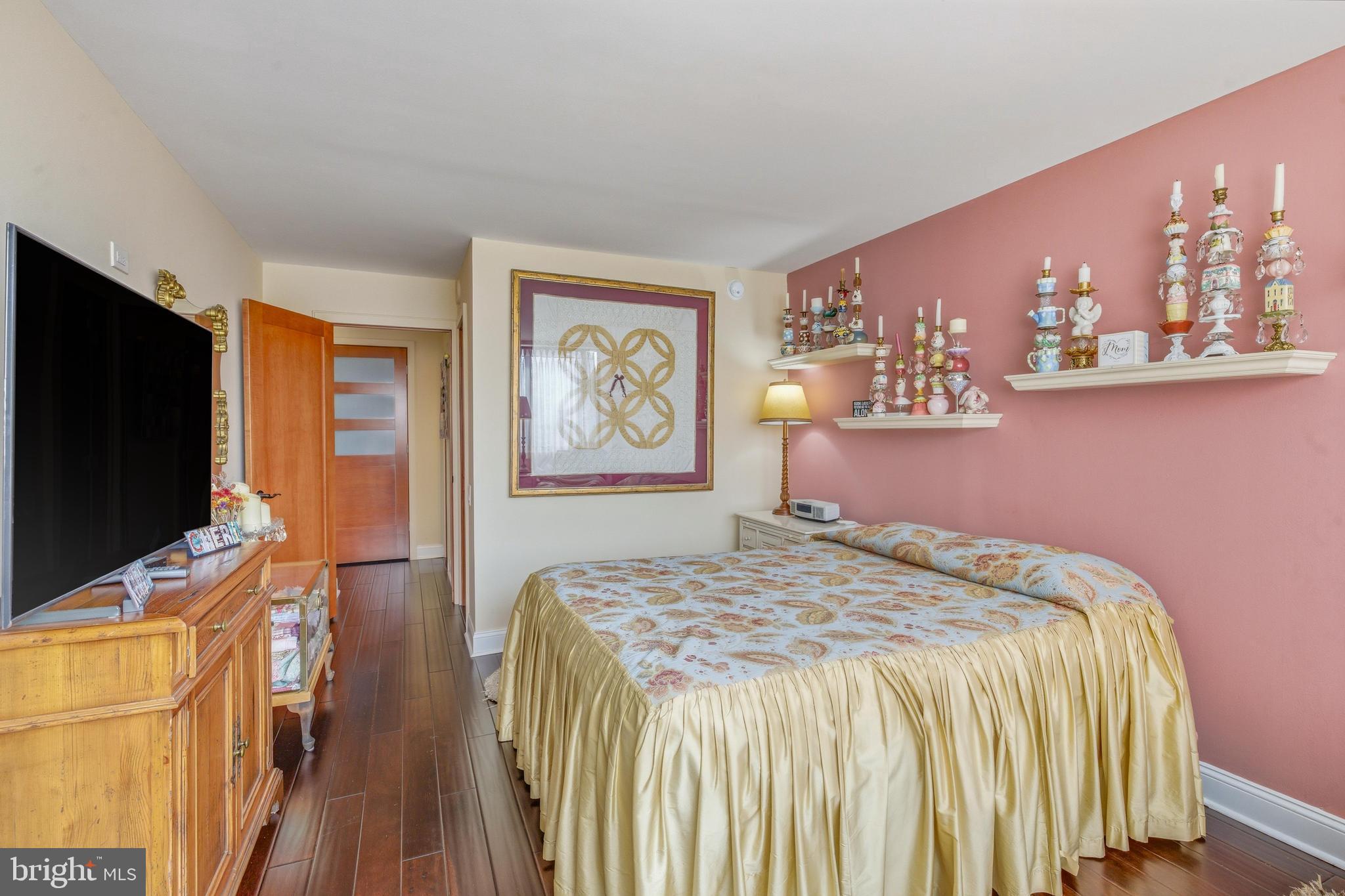 1326 SPRUCE STREET 42 808