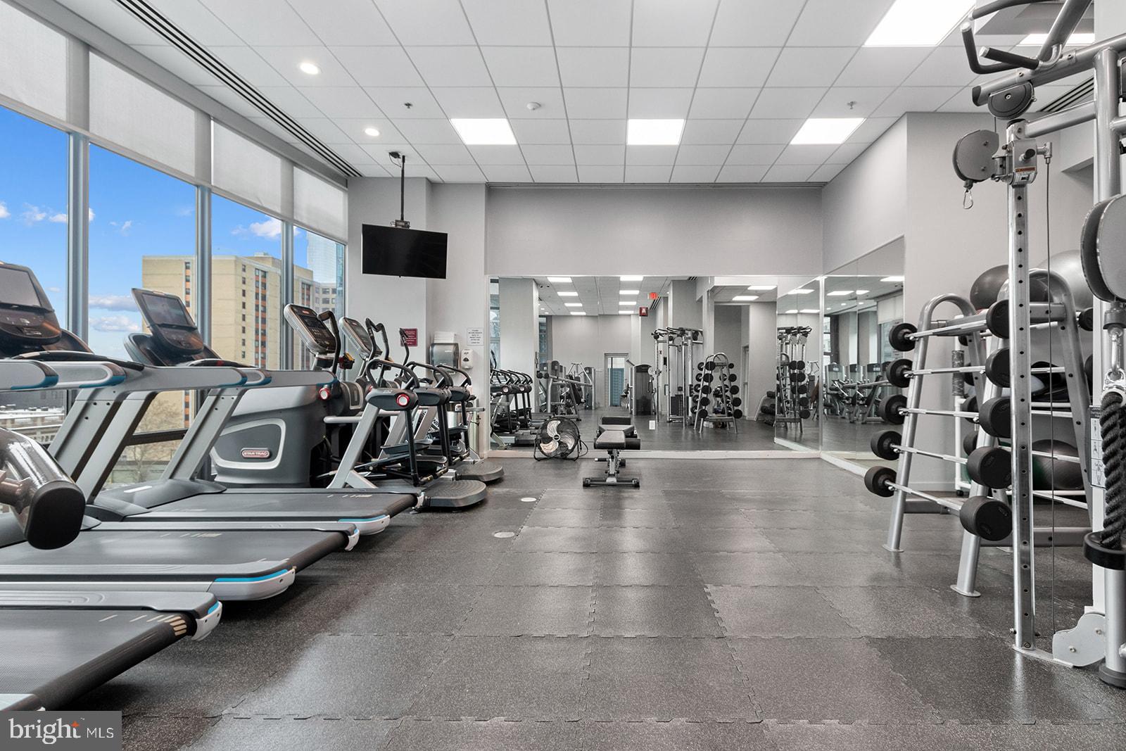 2101 MARKET STREET 305