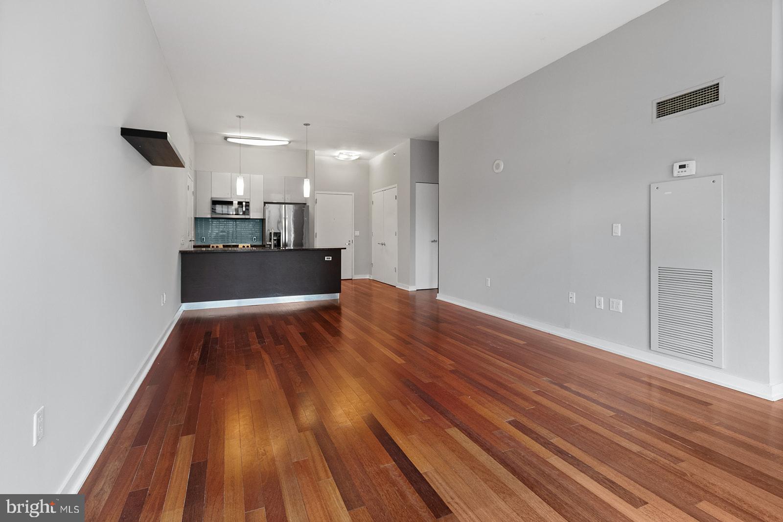 2101 MARKET STREET 305