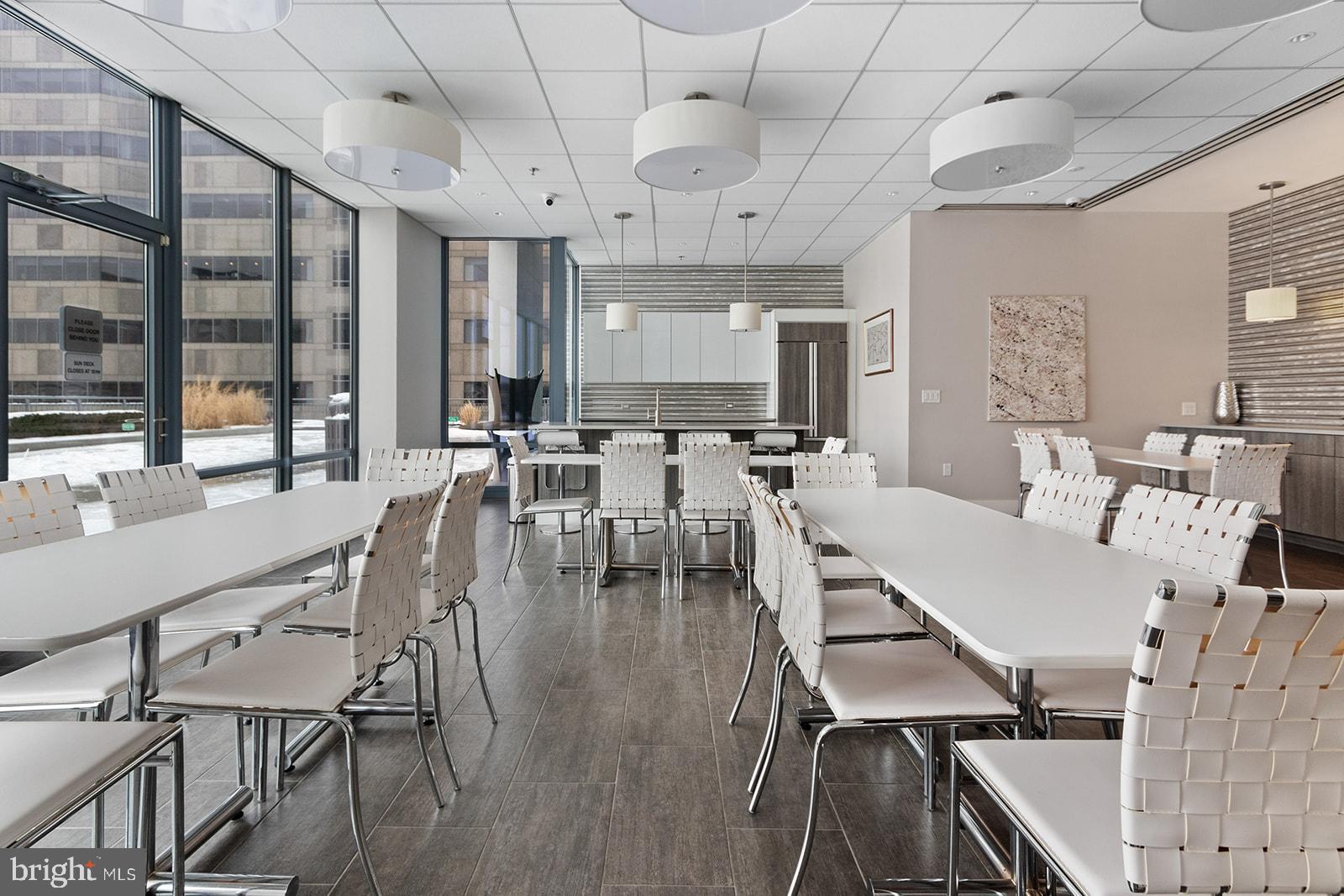 2101 MARKET STREET 305