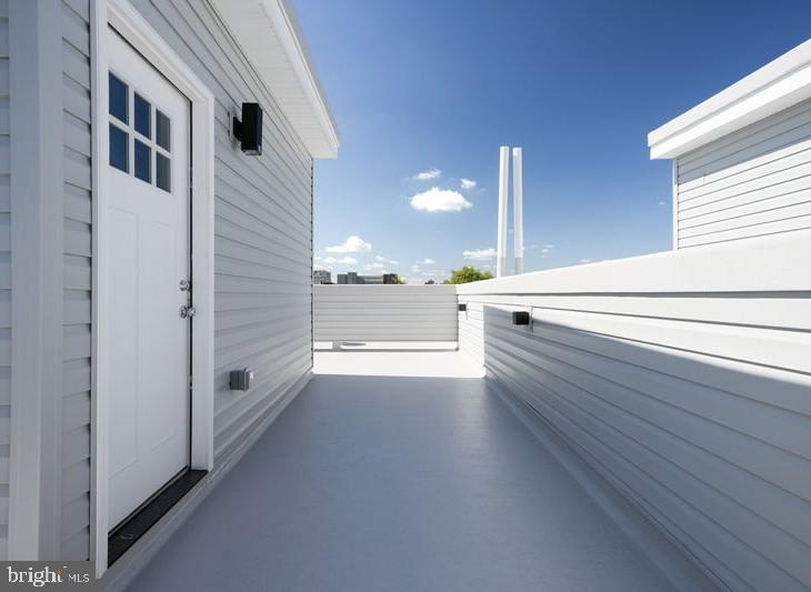 1937 N LEITHGOW STREET