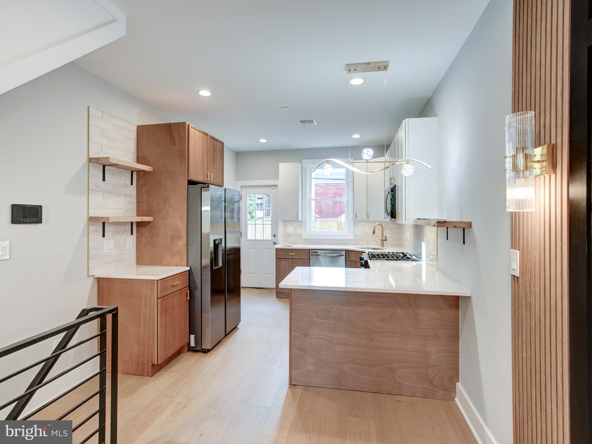 1702 N ORIANNA STREET