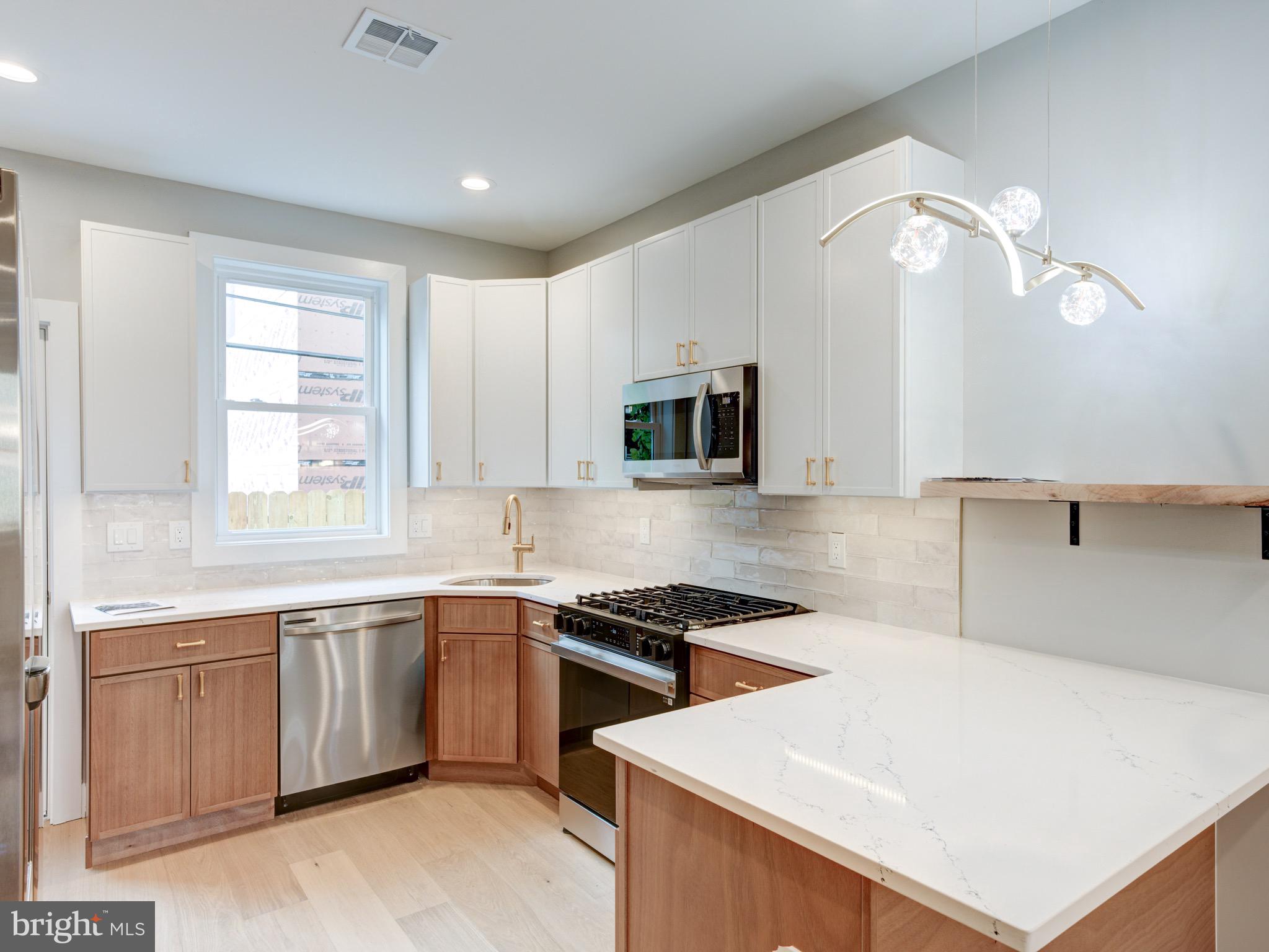 1702 N ORIANNA STREET