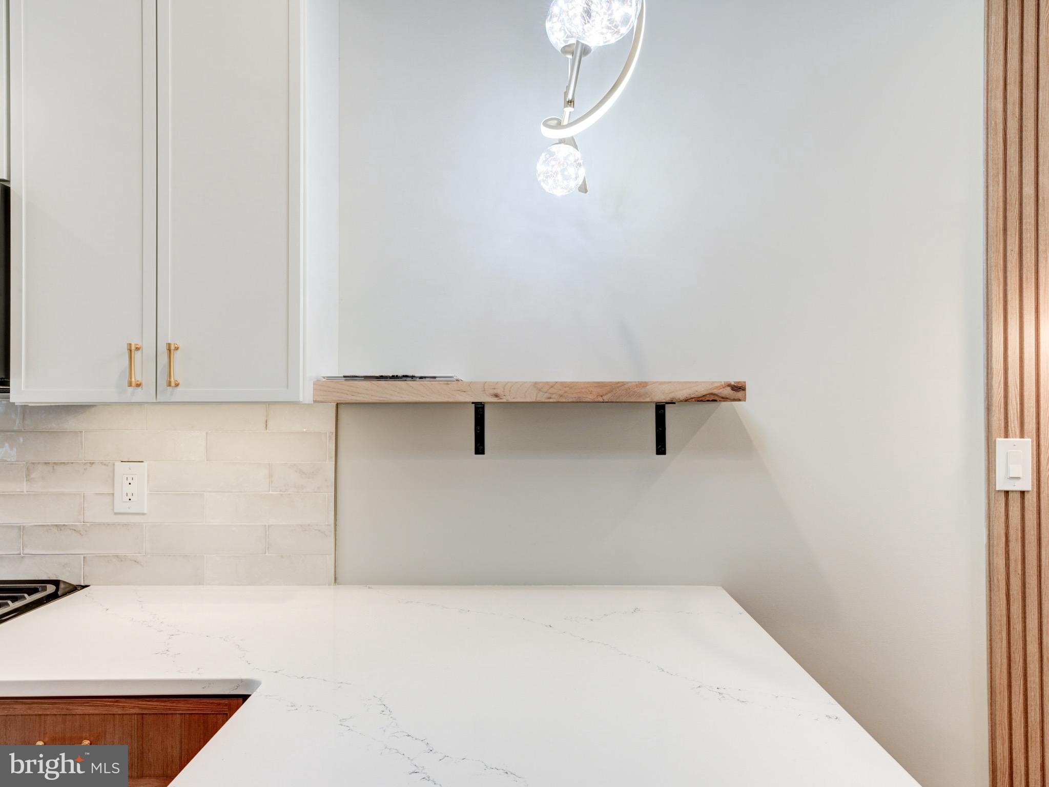 1702 N ORIANNA STREET