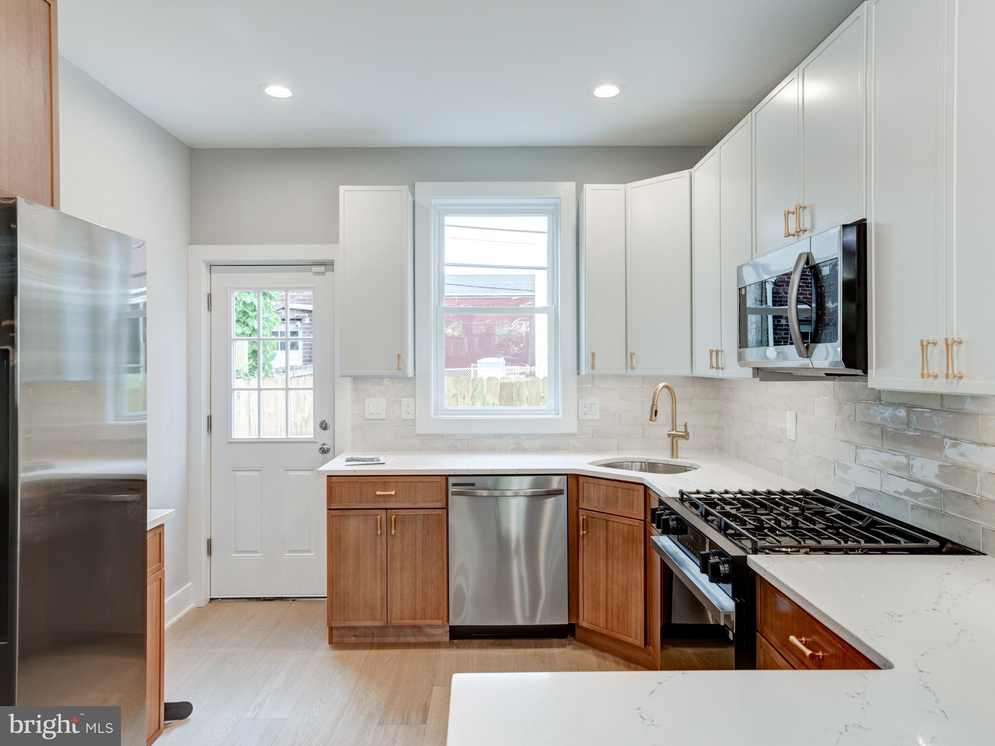 1702 N ORIANNA STREET