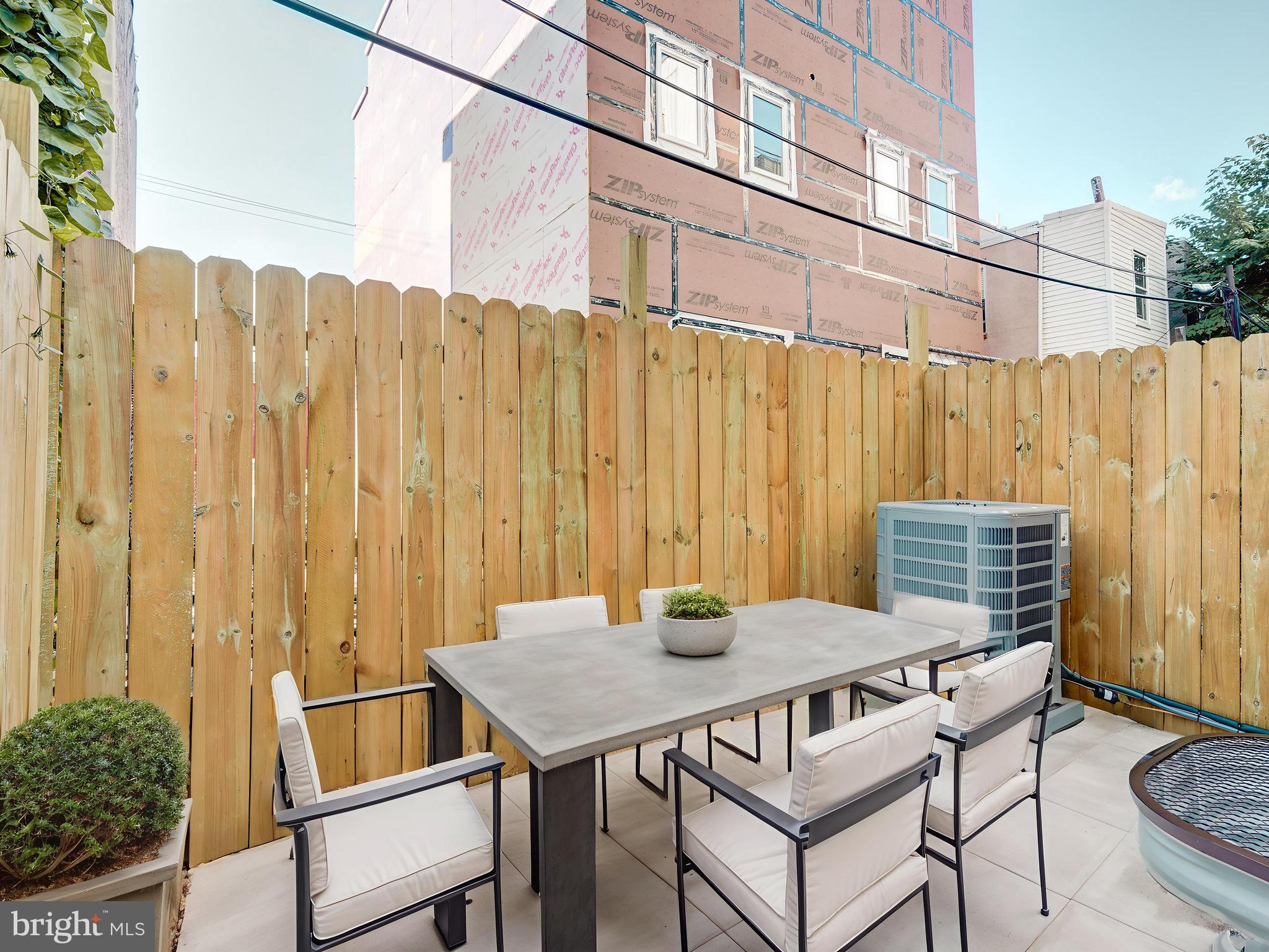 1702 N ORIANNA STREET