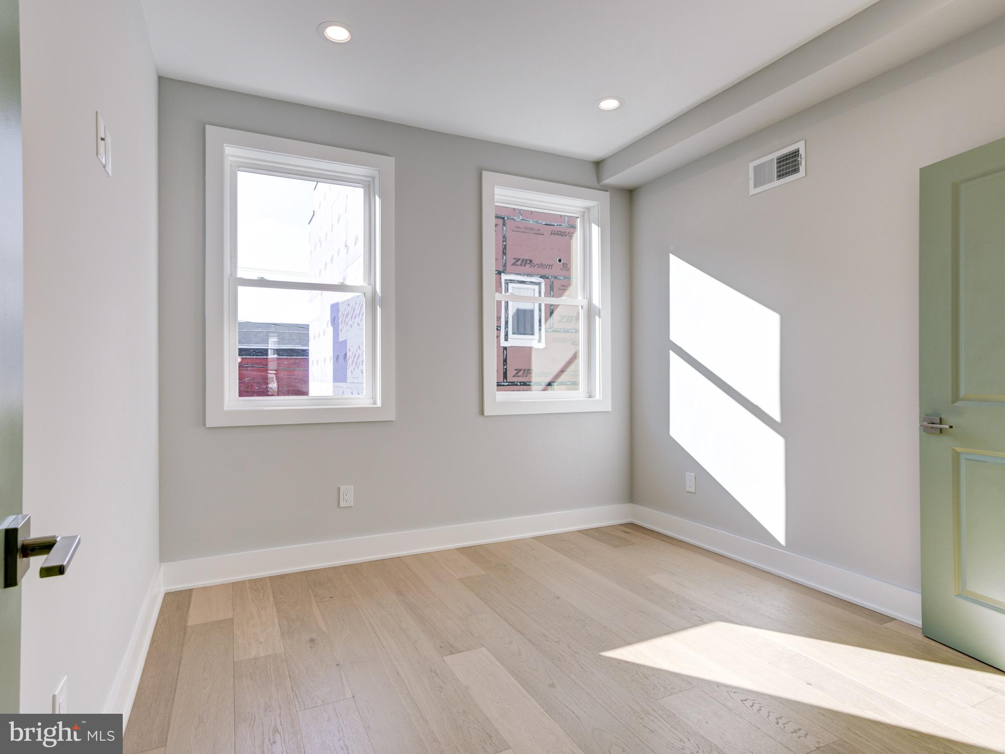 1702 N ORIANNA STREET