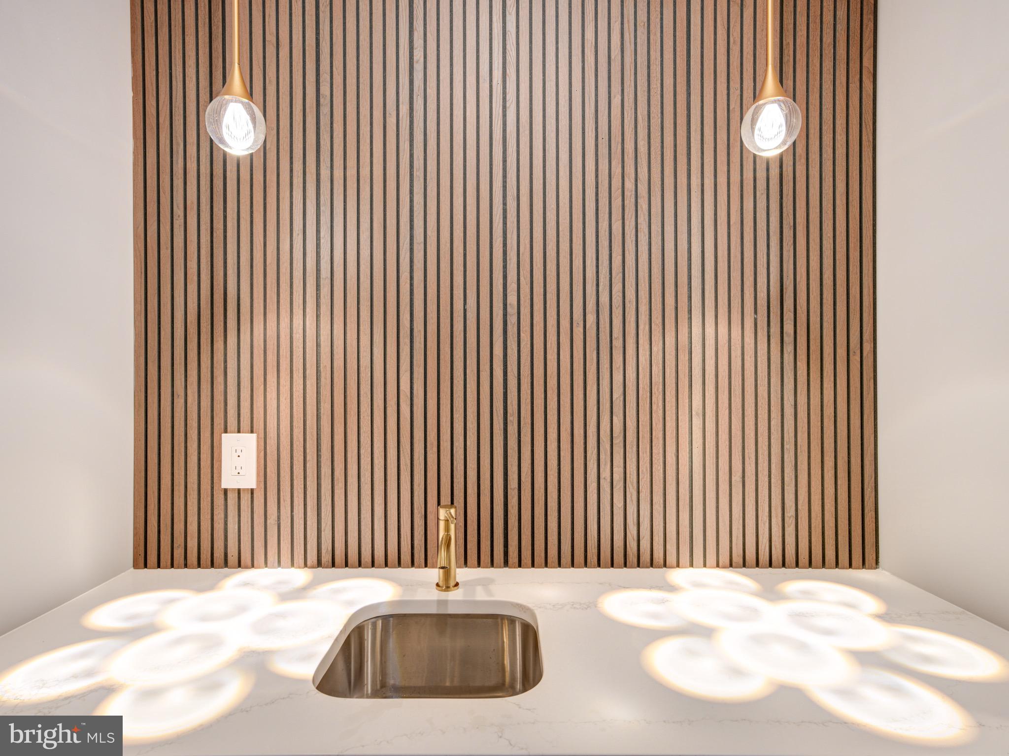 1702 N ORIANNA STREET