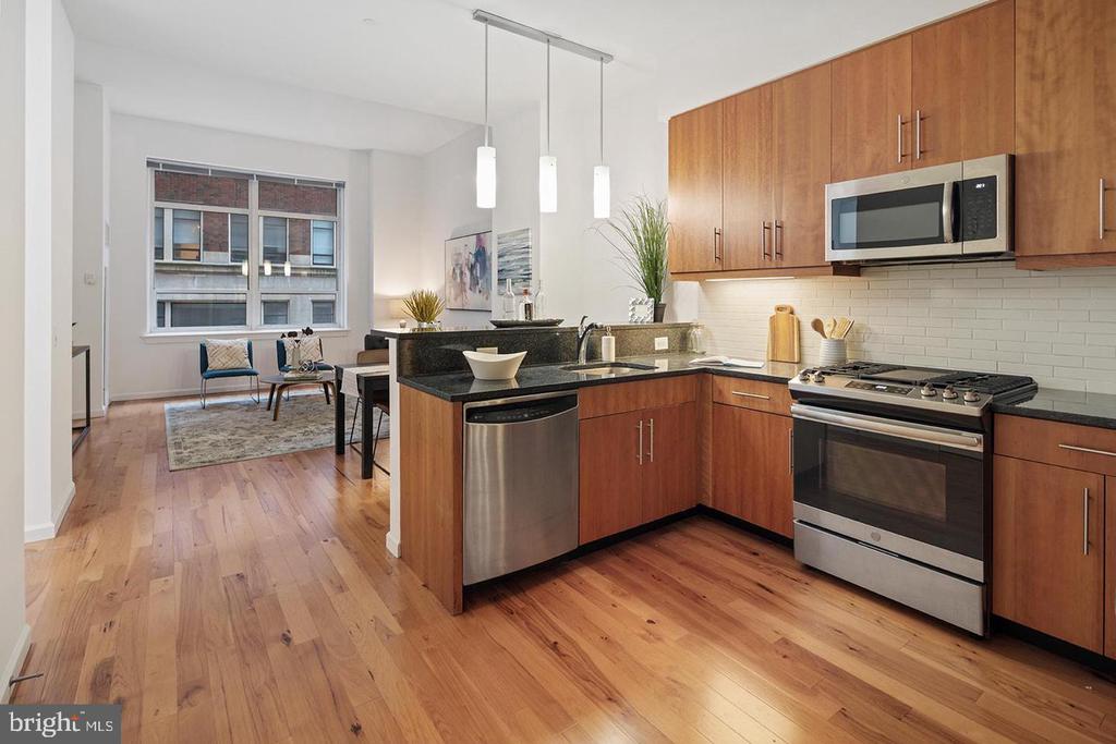 1425 LOCUST STREET 2D