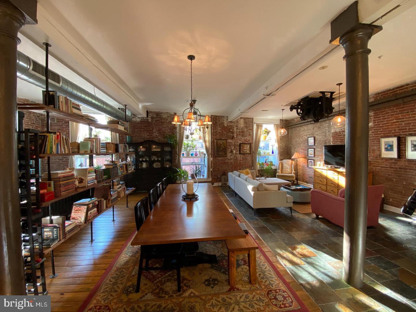 828 N HANCOCK STREET 2A