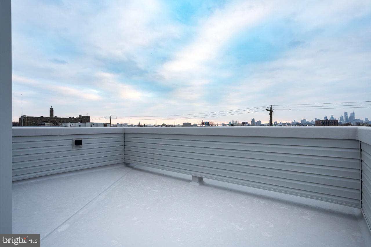 2619 E HUNTINGDON STREET