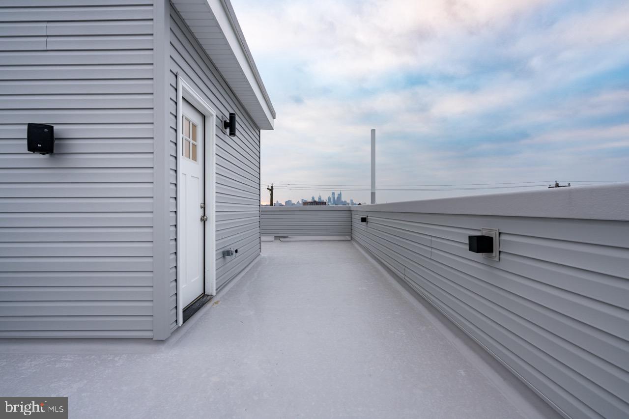 2621 E HUNTINGDON STREET