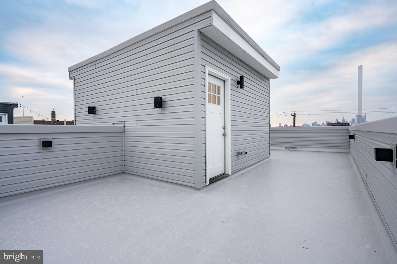 2621 E HUNTINGDON STREET