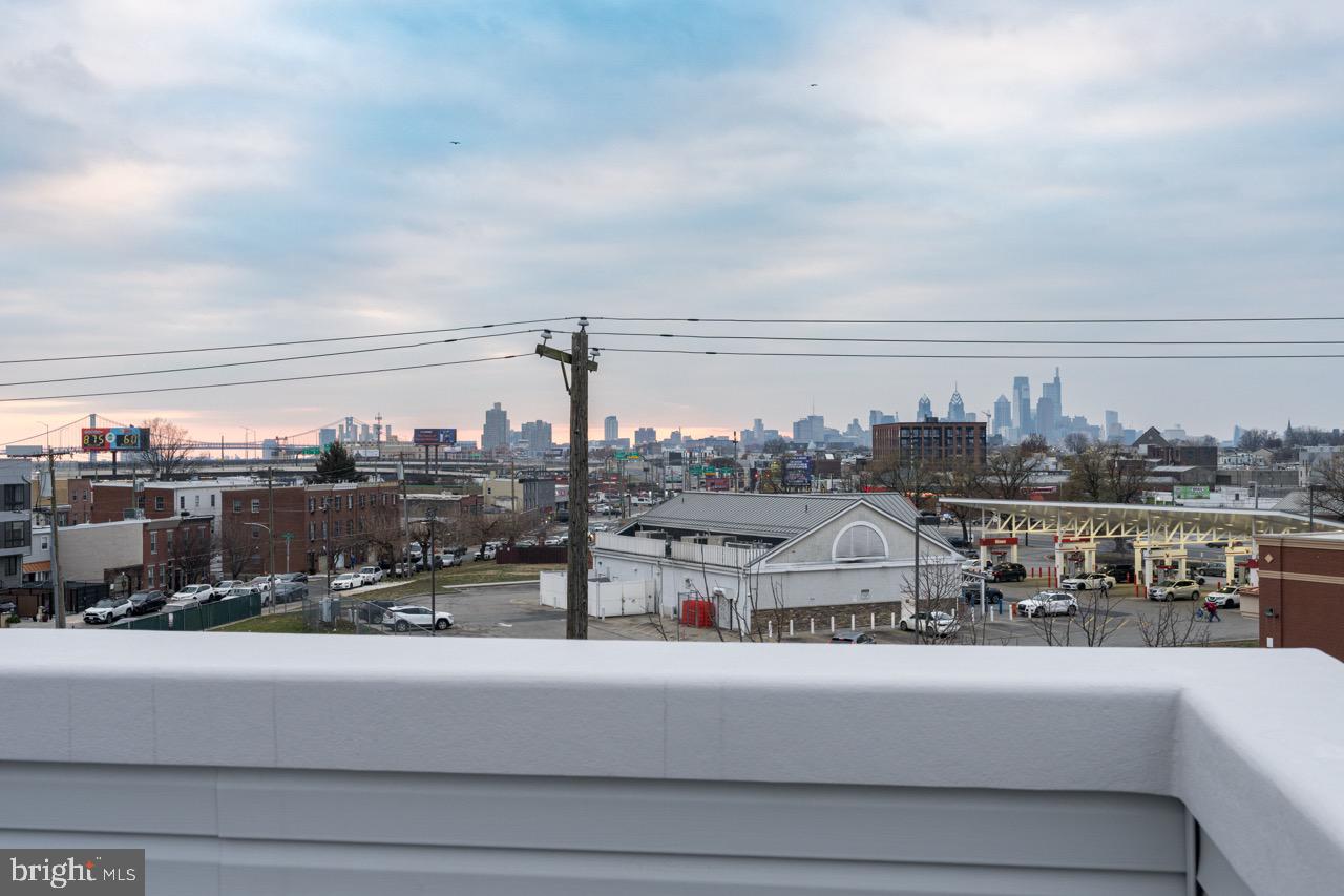 2621 E HUNTINGDON STREET