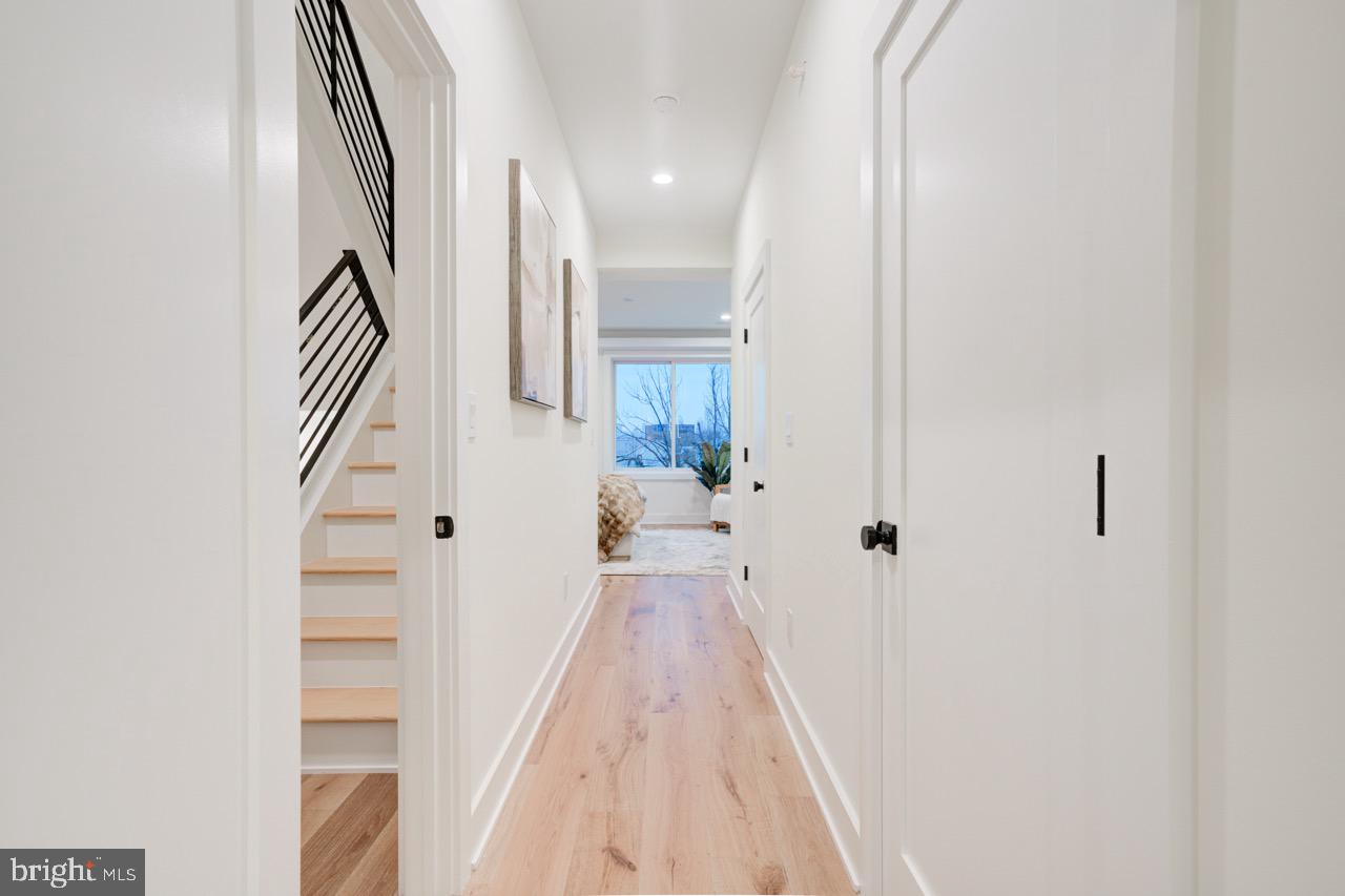 2621 E HUNTINGDON STREET