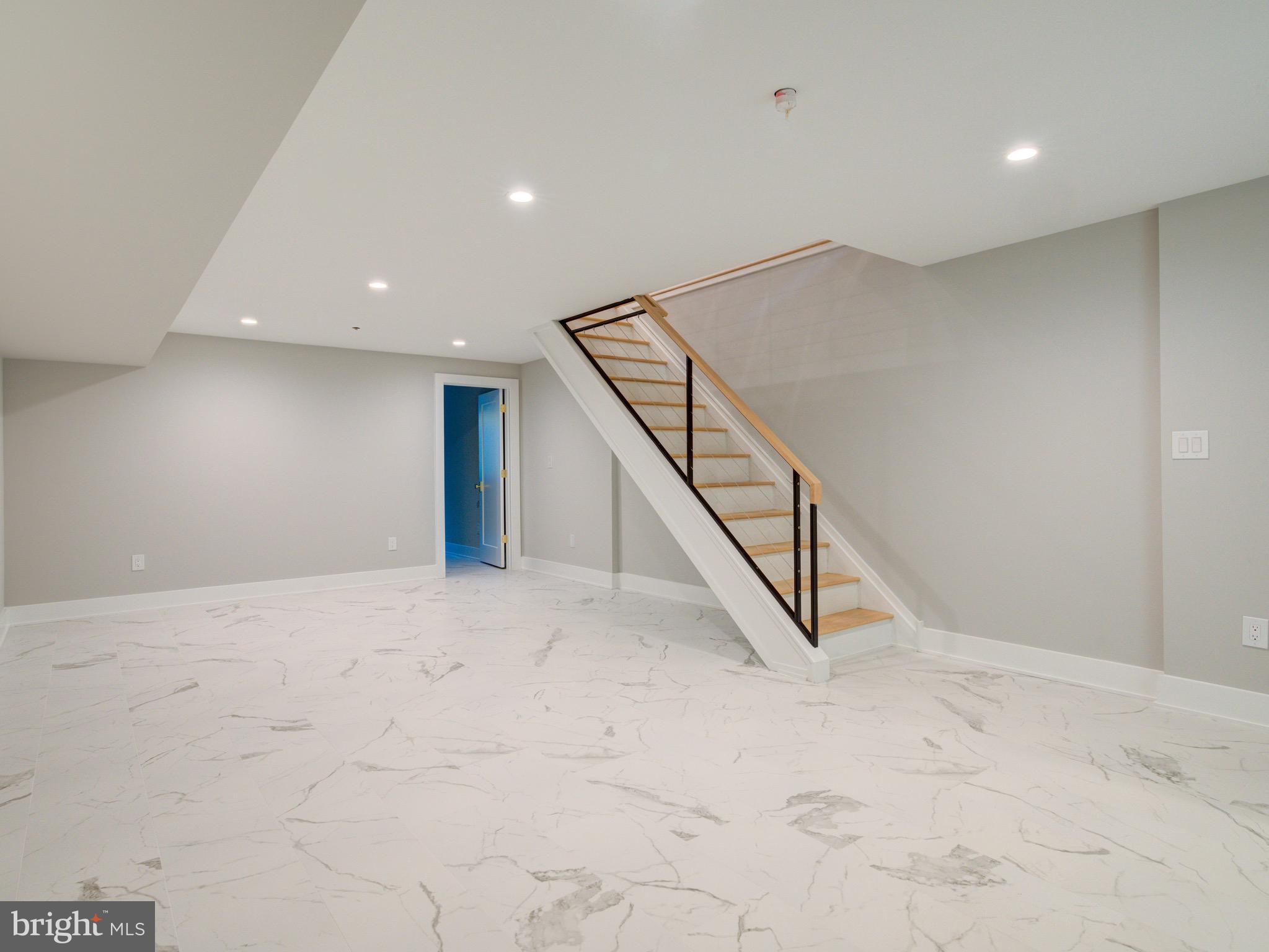 1019 E PALMER STREET