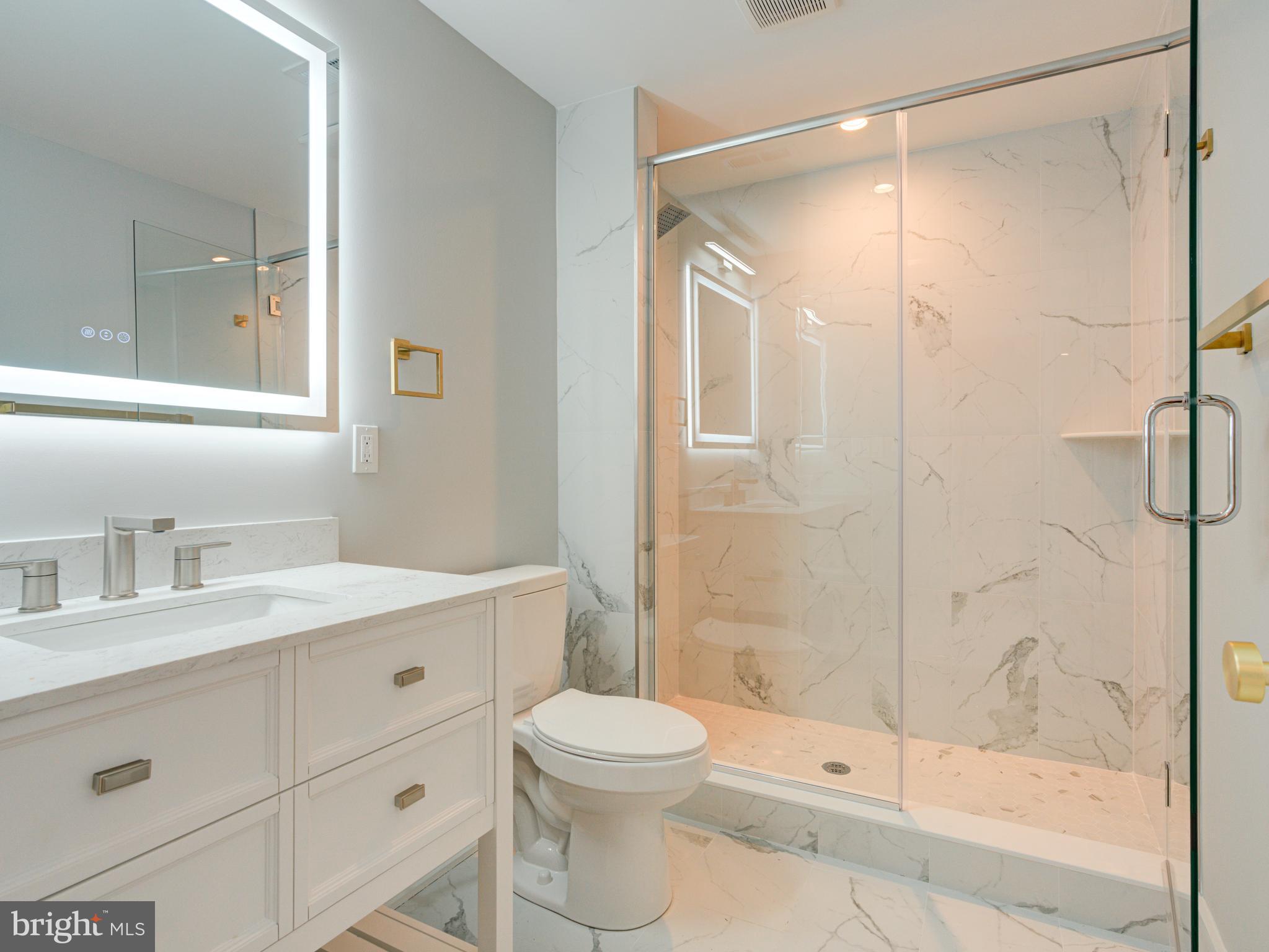 1019 E PALMER STREET