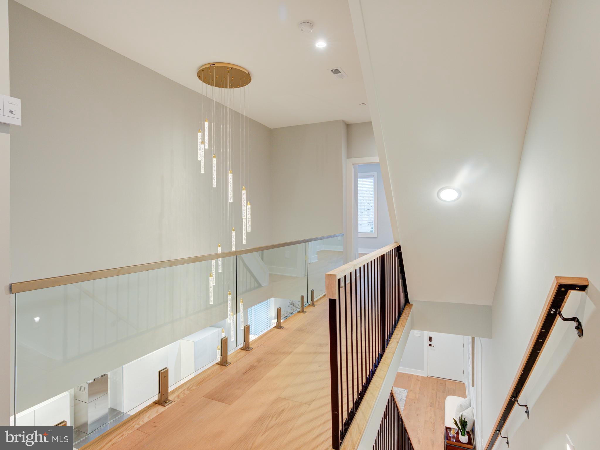 1019 E PALMER STREET