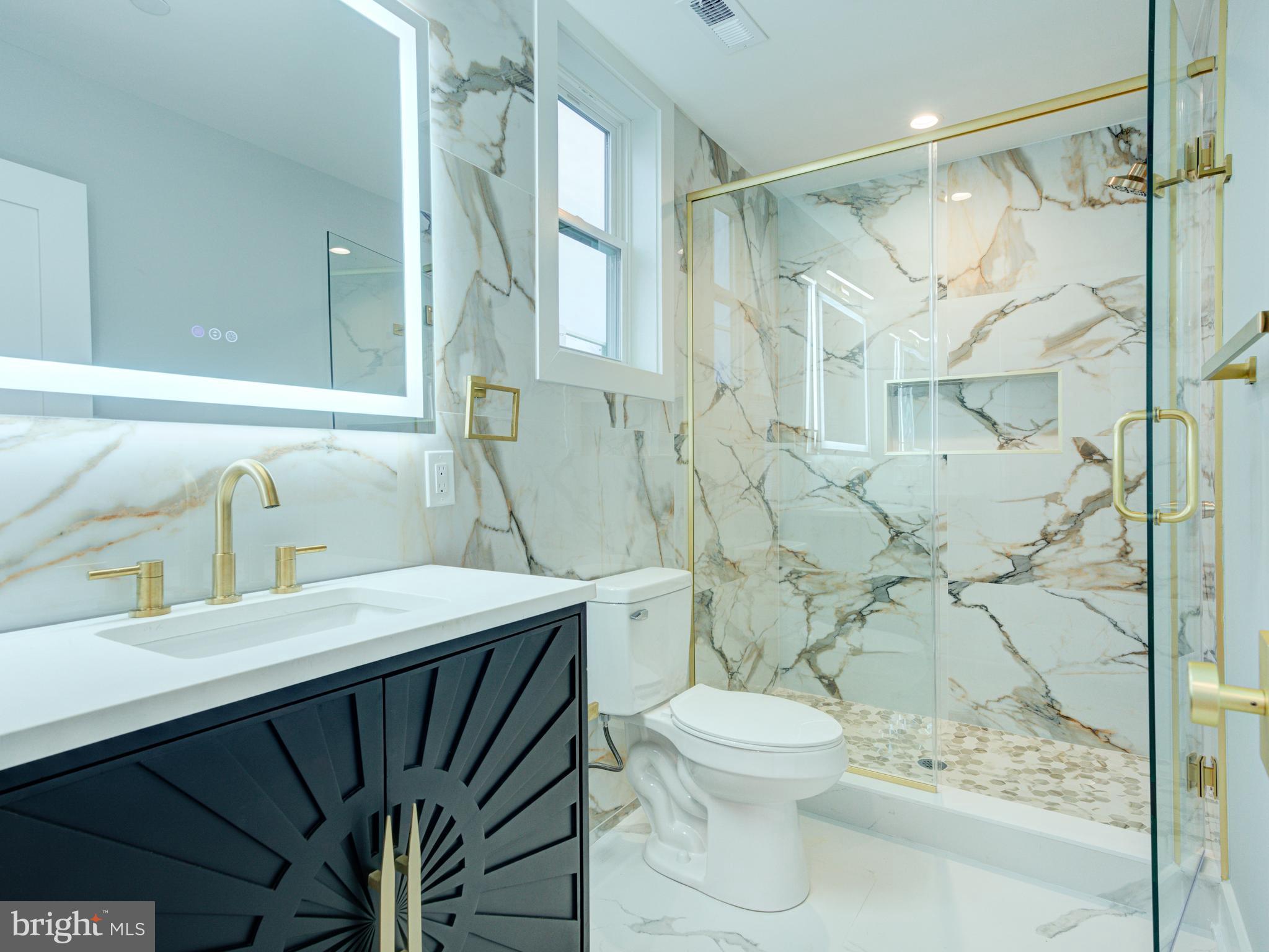 1019 E PALMER STREET