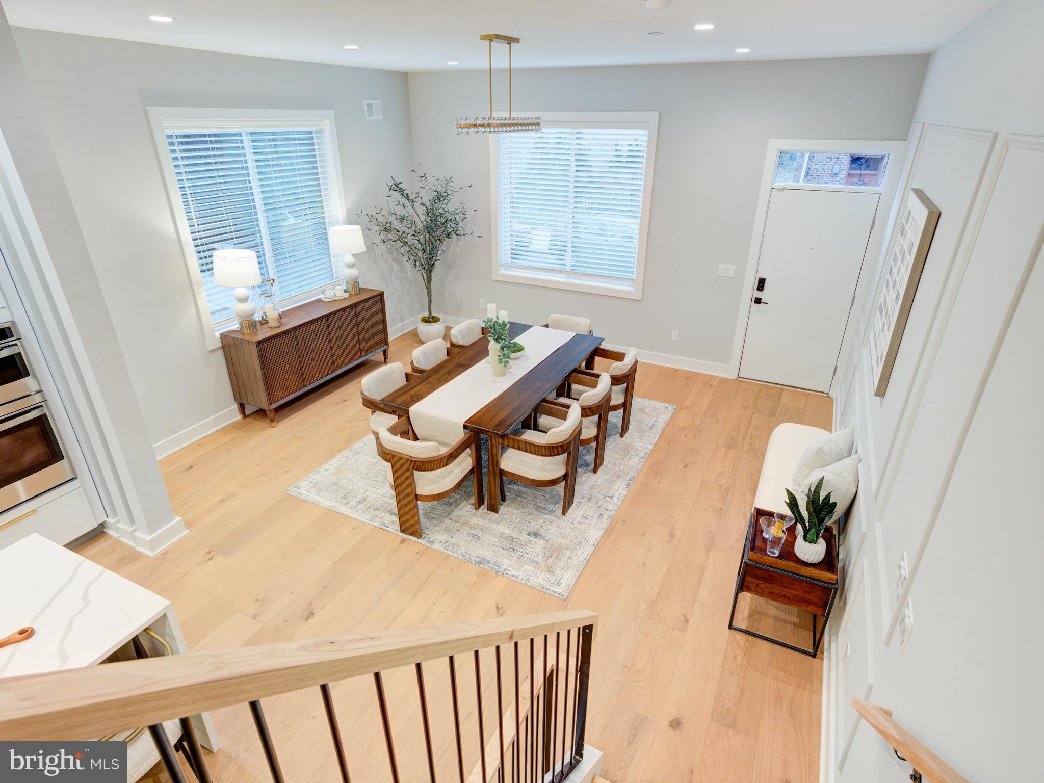 1019 E PALMER STREET