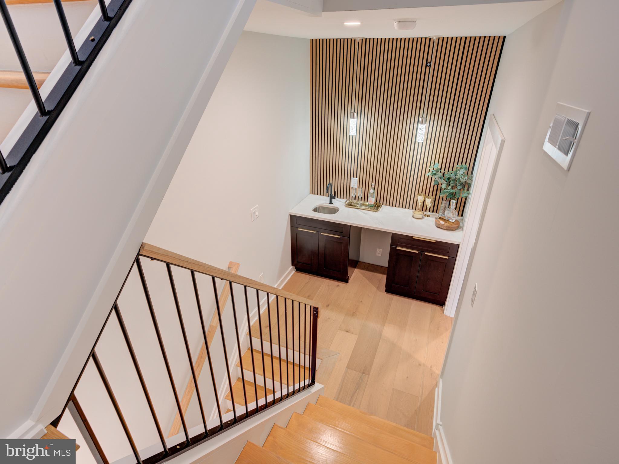 1019 E PALMER STREET