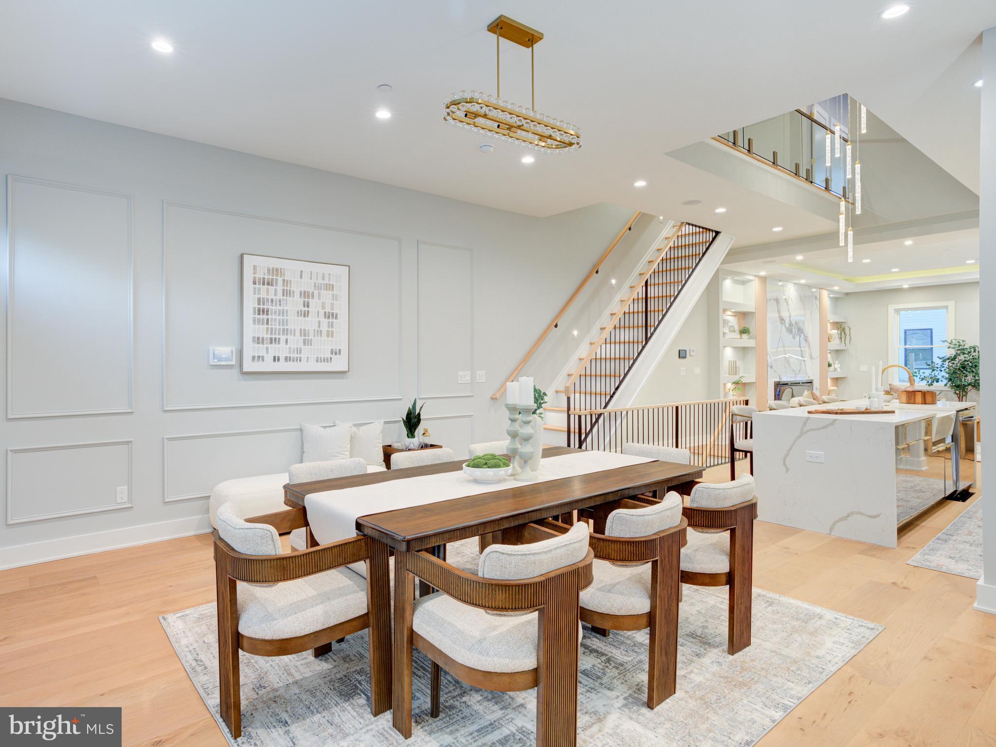 1019 E PALMER STREET