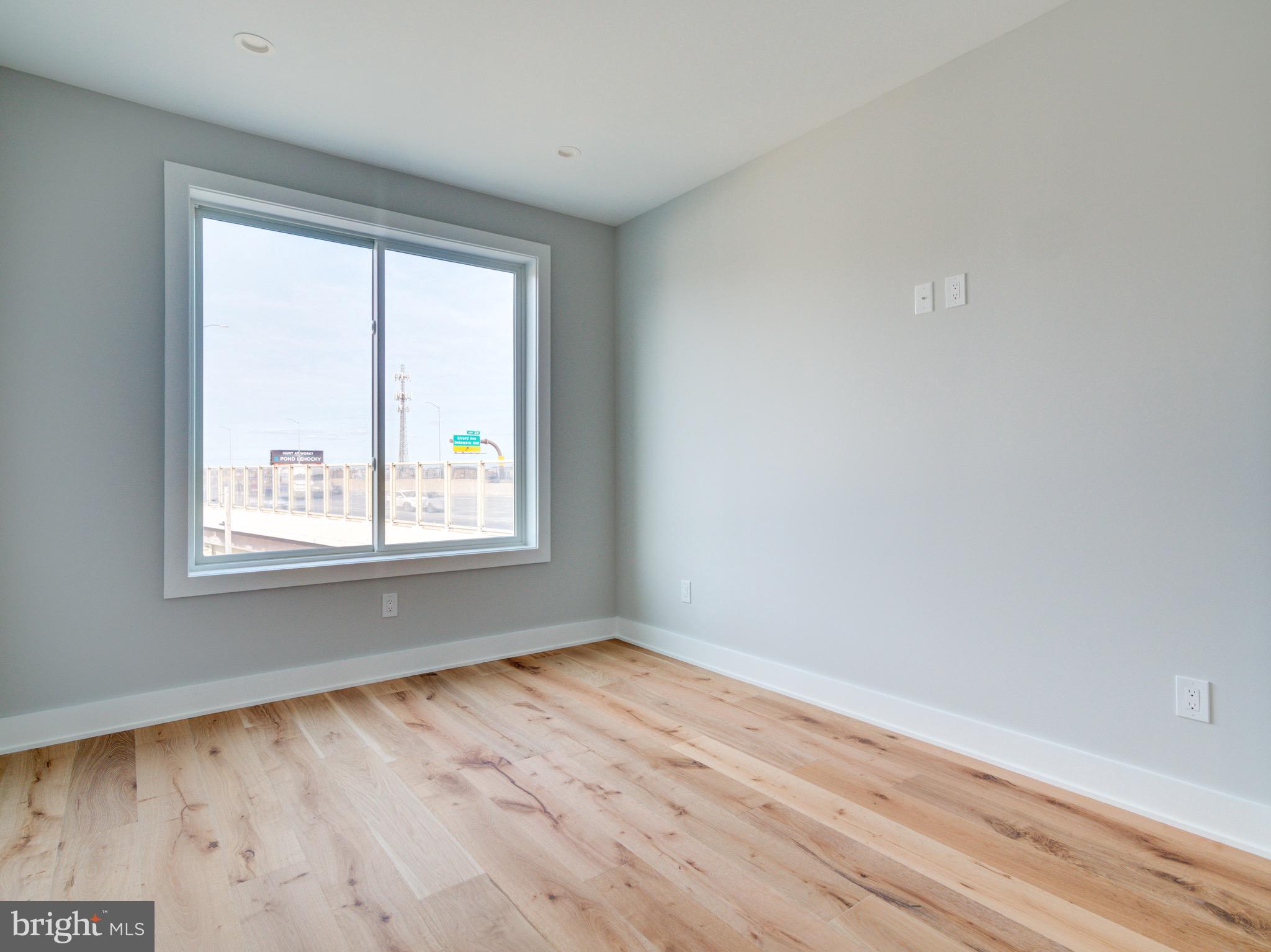 1019 E PALMER STREET