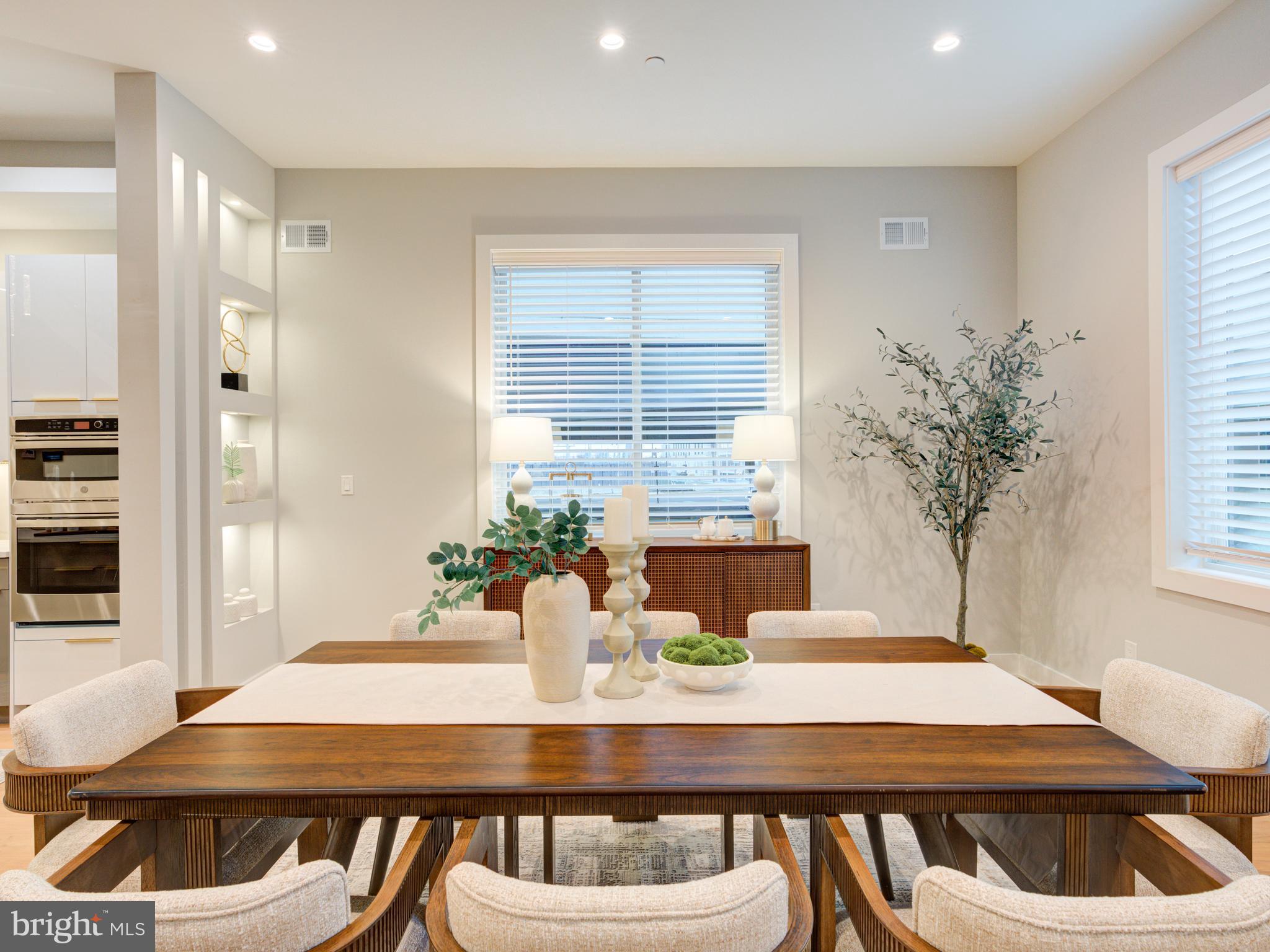 1019 E PALMER STREET