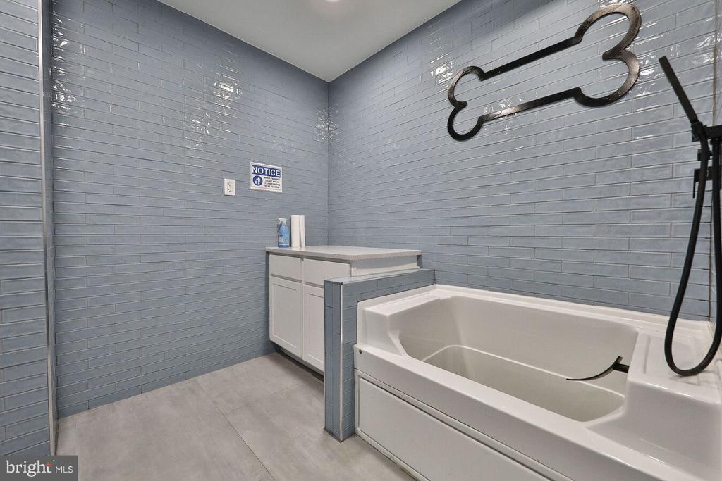 4247 LOCUST STREET 1B-422