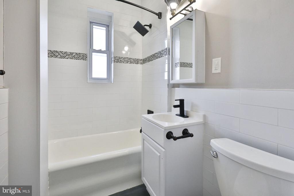 4247 LOCUST STREET 1B-422
