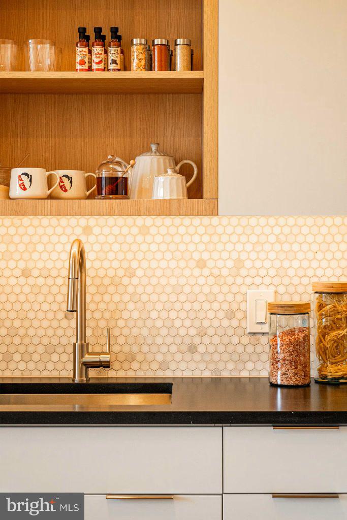 1700 N FRONT STREET 1B-320